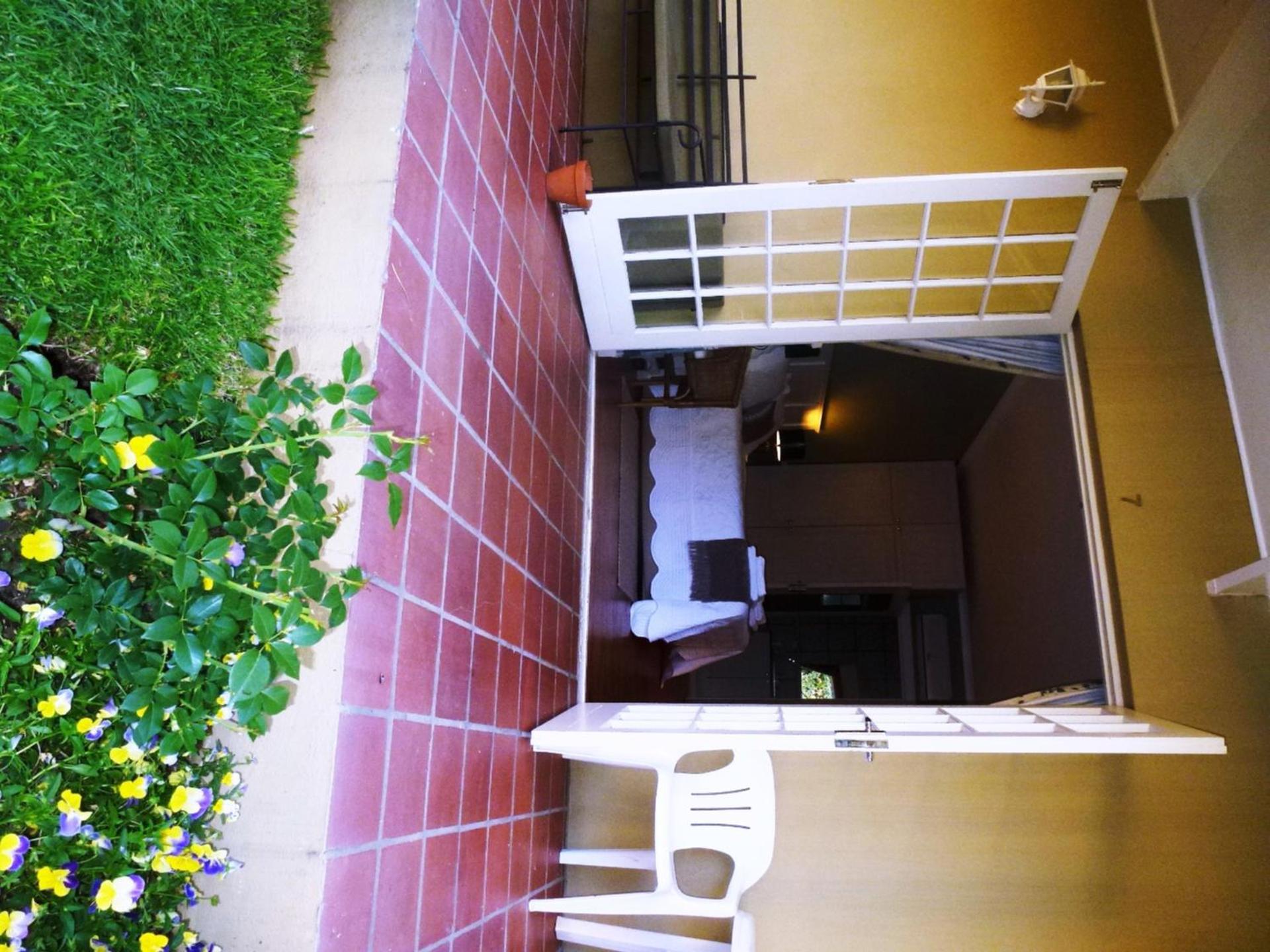 Pool Area Queen And Single Bed Room - Photo 21
