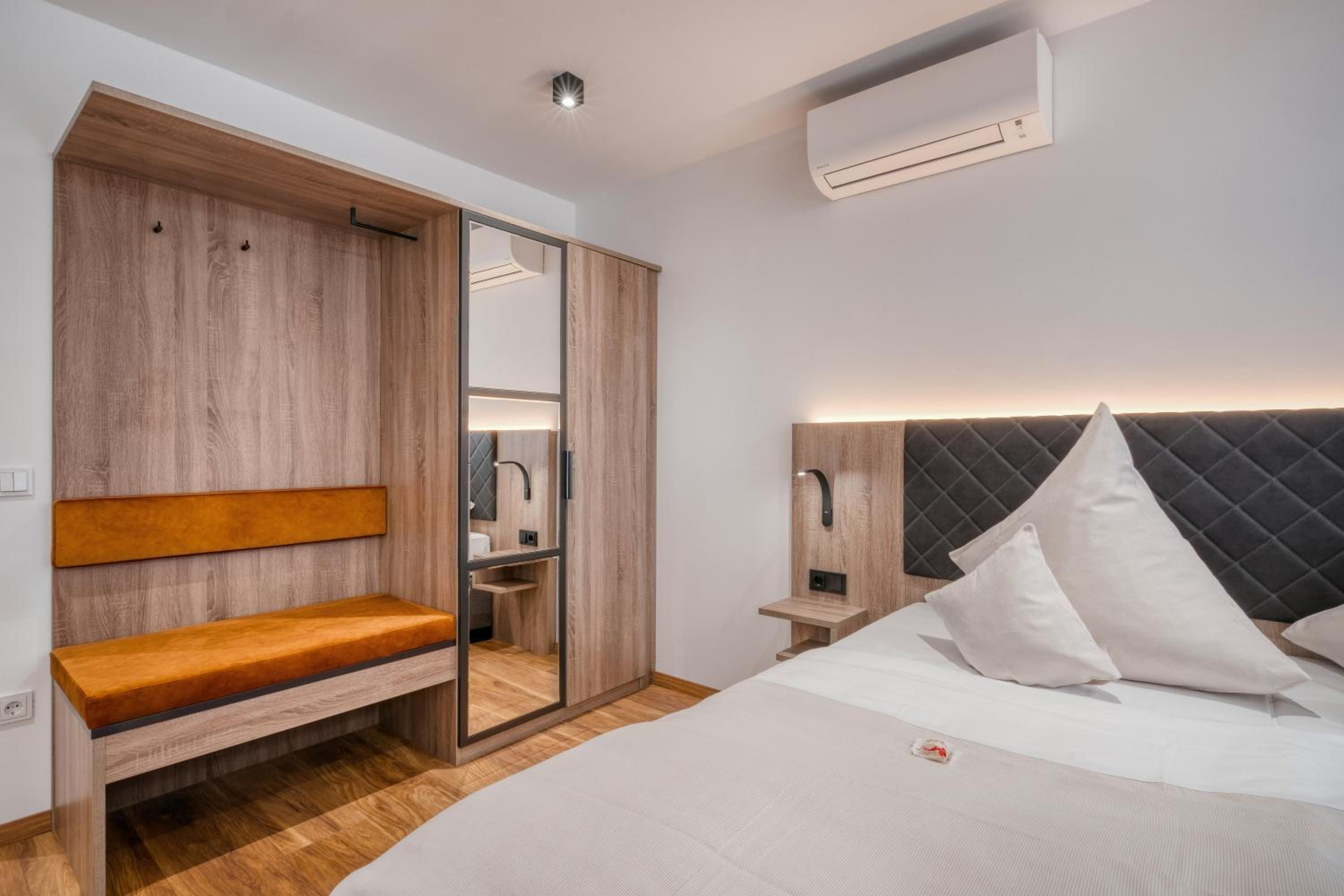 Deluxe Double Room photo 2