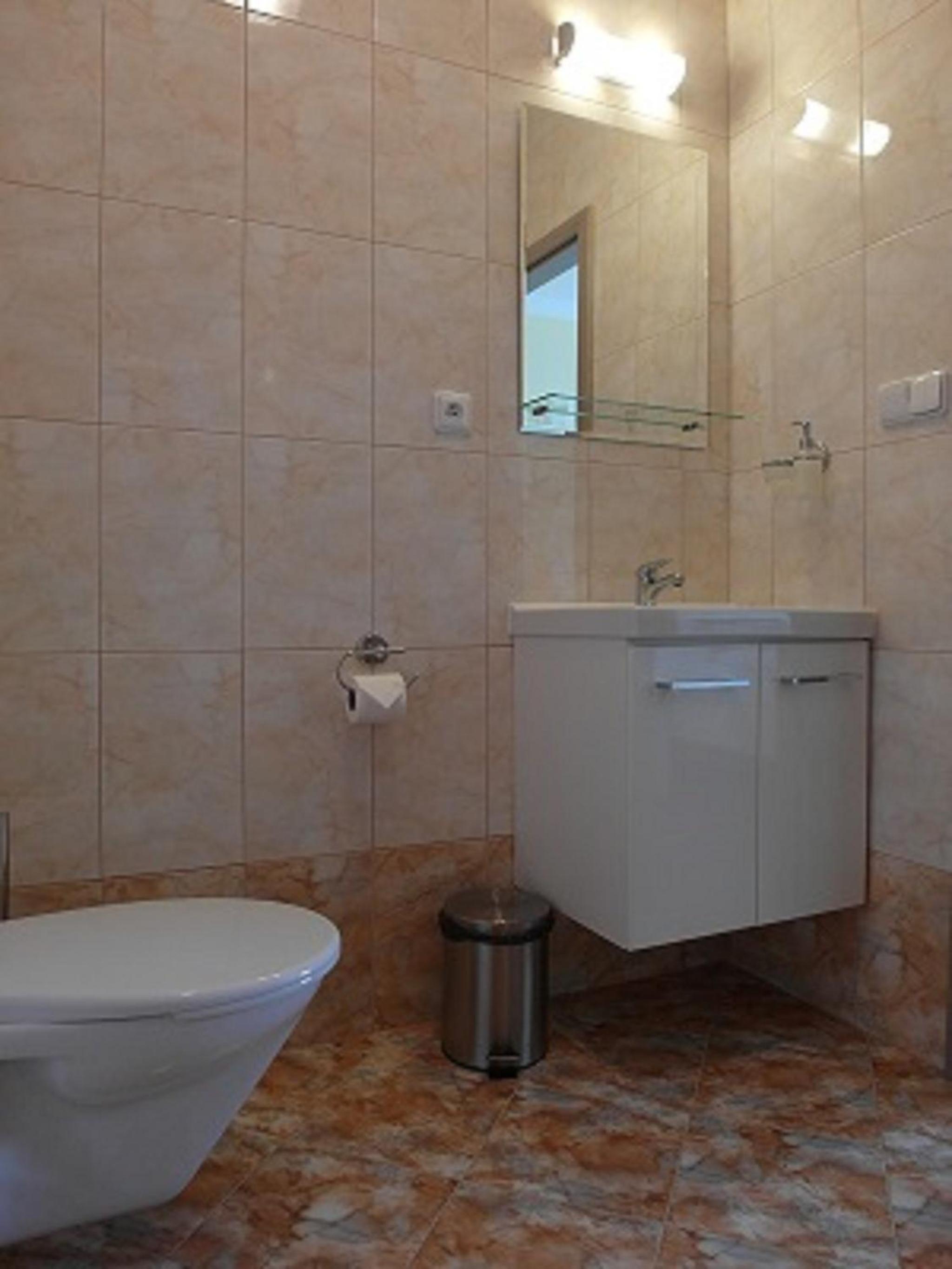 Double Room - Photo 6