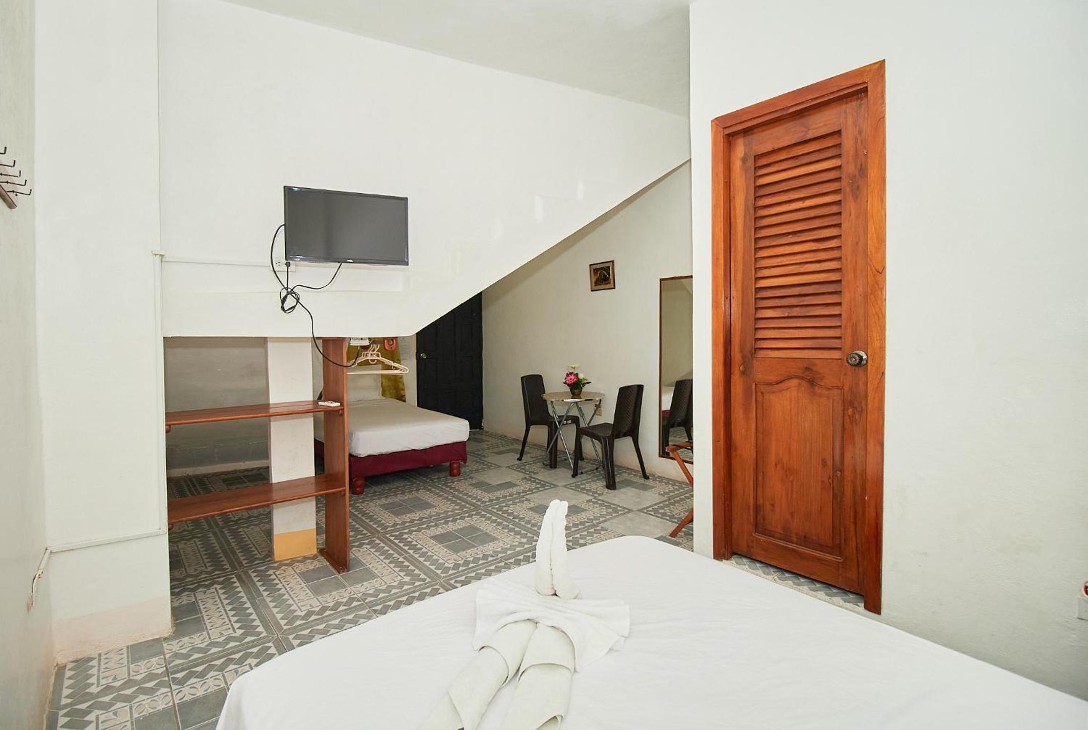 Economy Twin Room photo 1