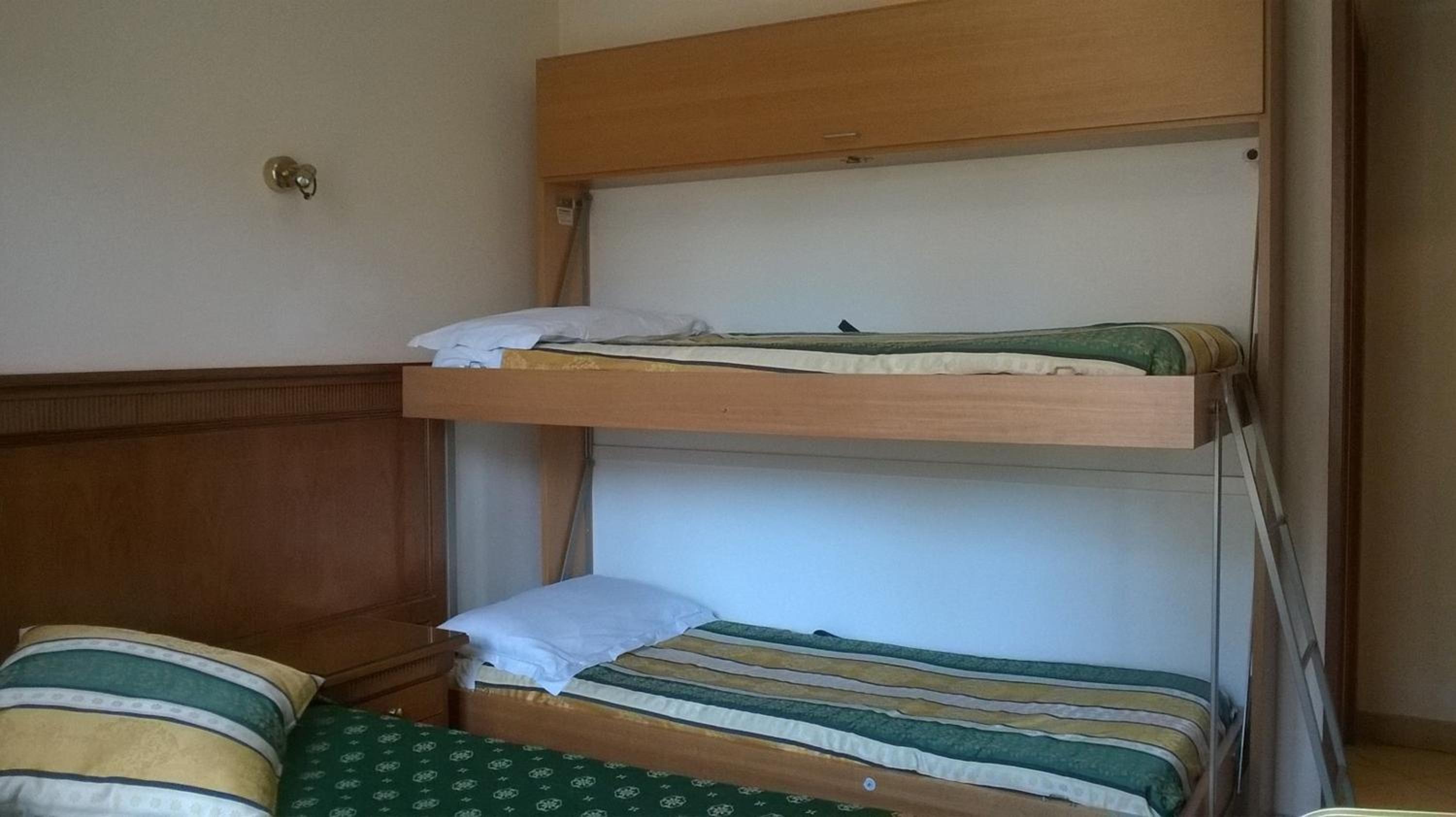 Quadruple Room - Photo 6