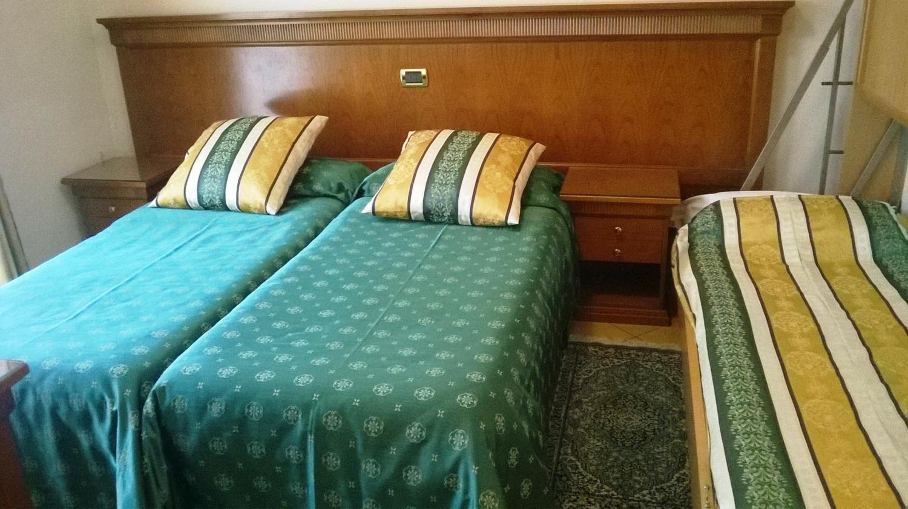 Triple Room - Photo 8