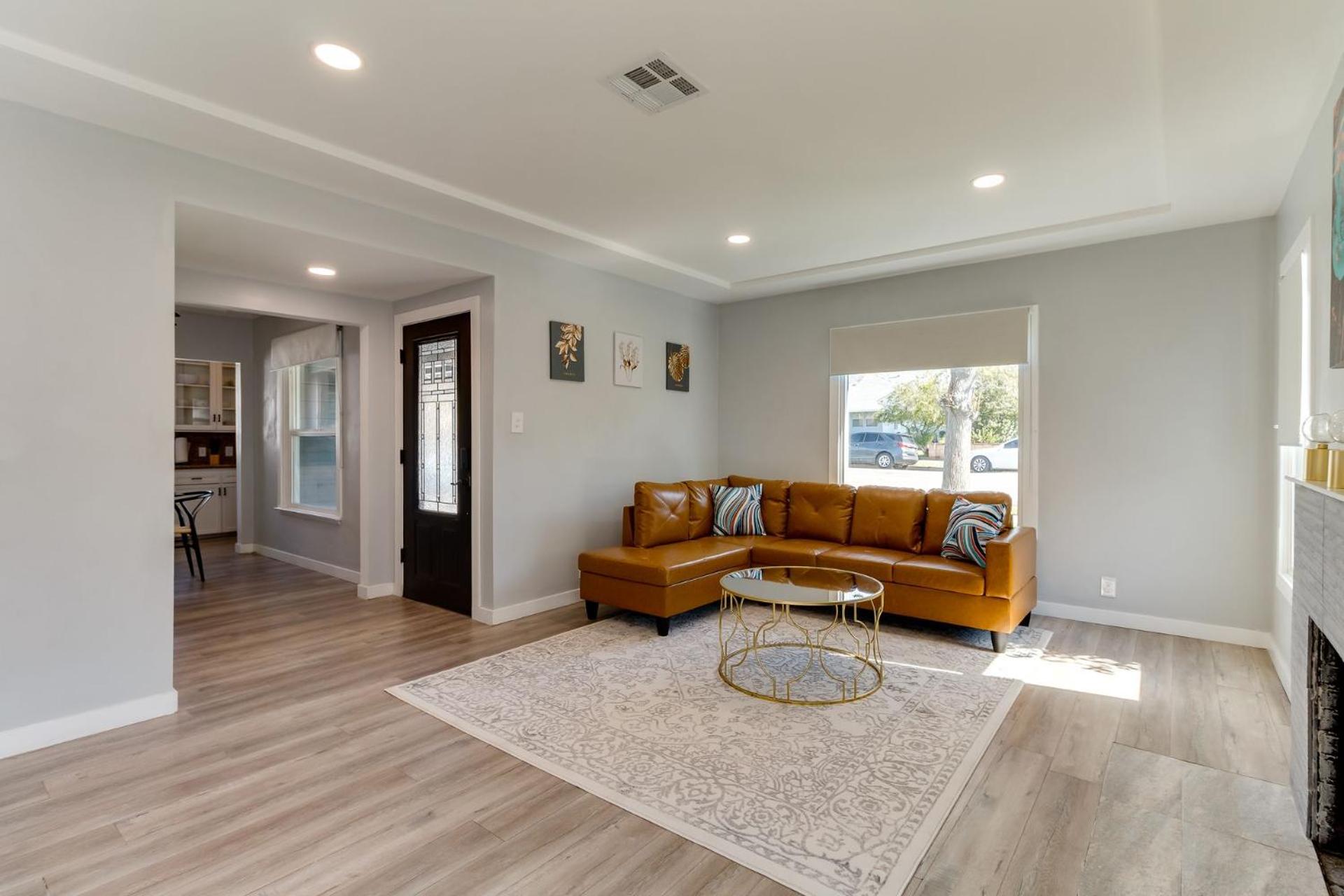 Four-Bedroom House photo 1