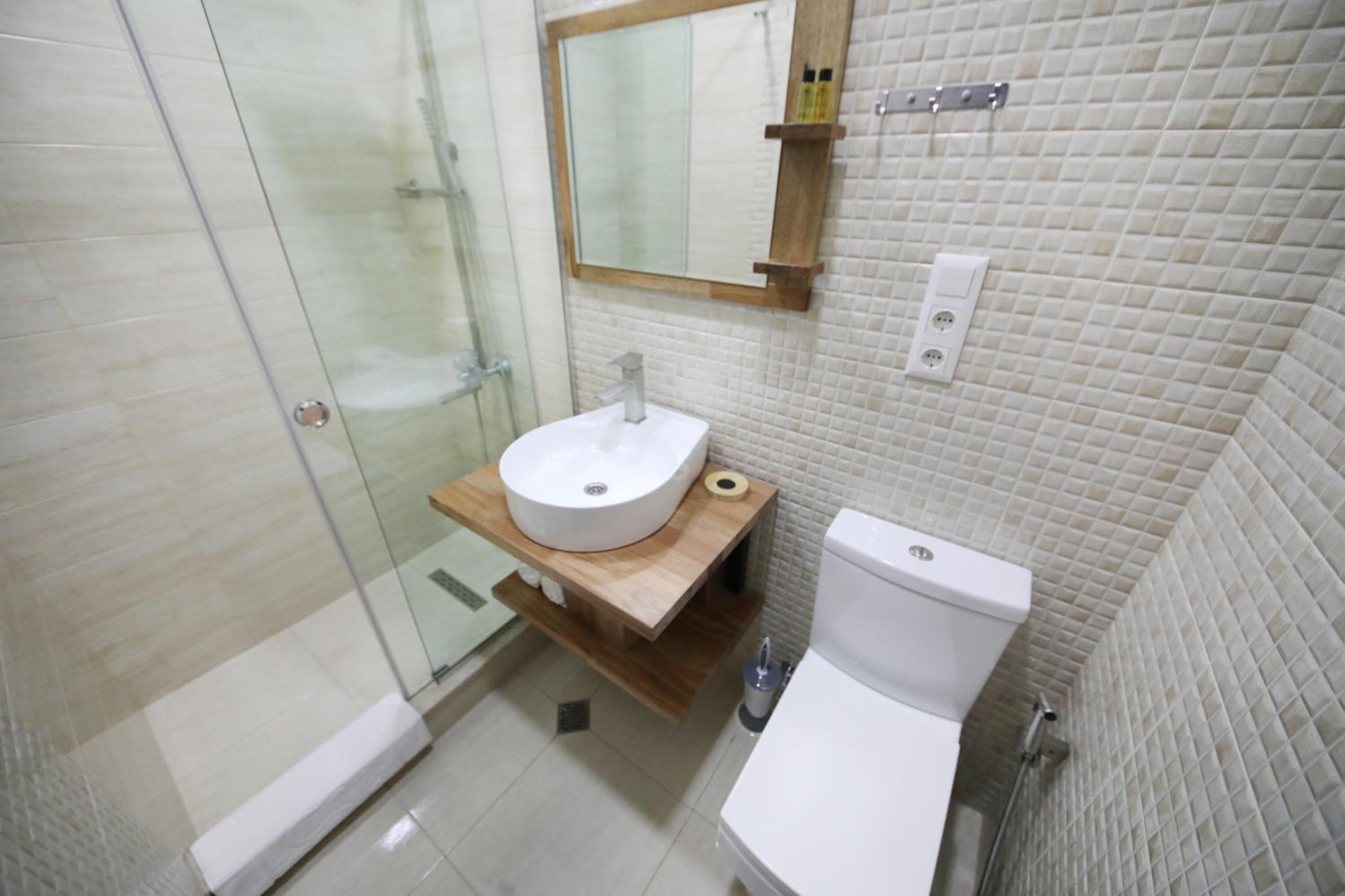 Double or Twin Room - Photo 3