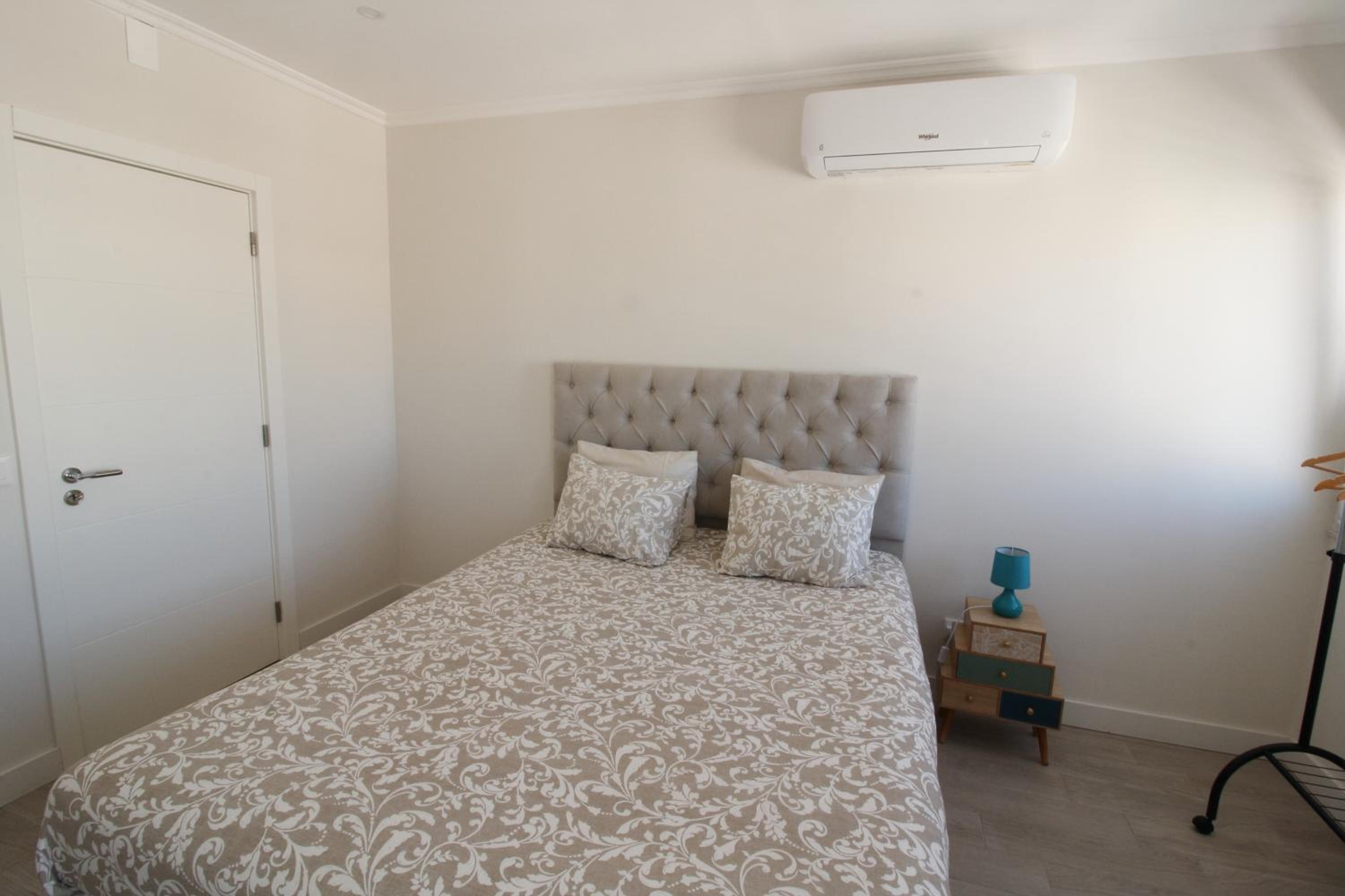 One-Bedroom Apartment - Photo 35
