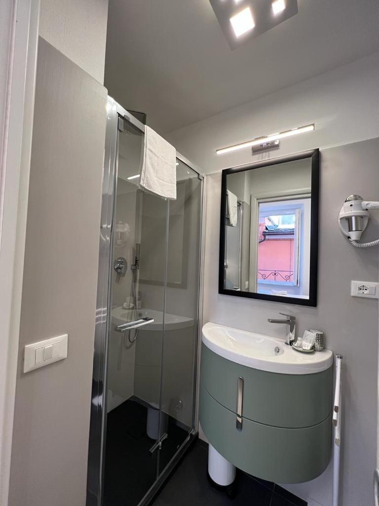 Double Room - Photo 17