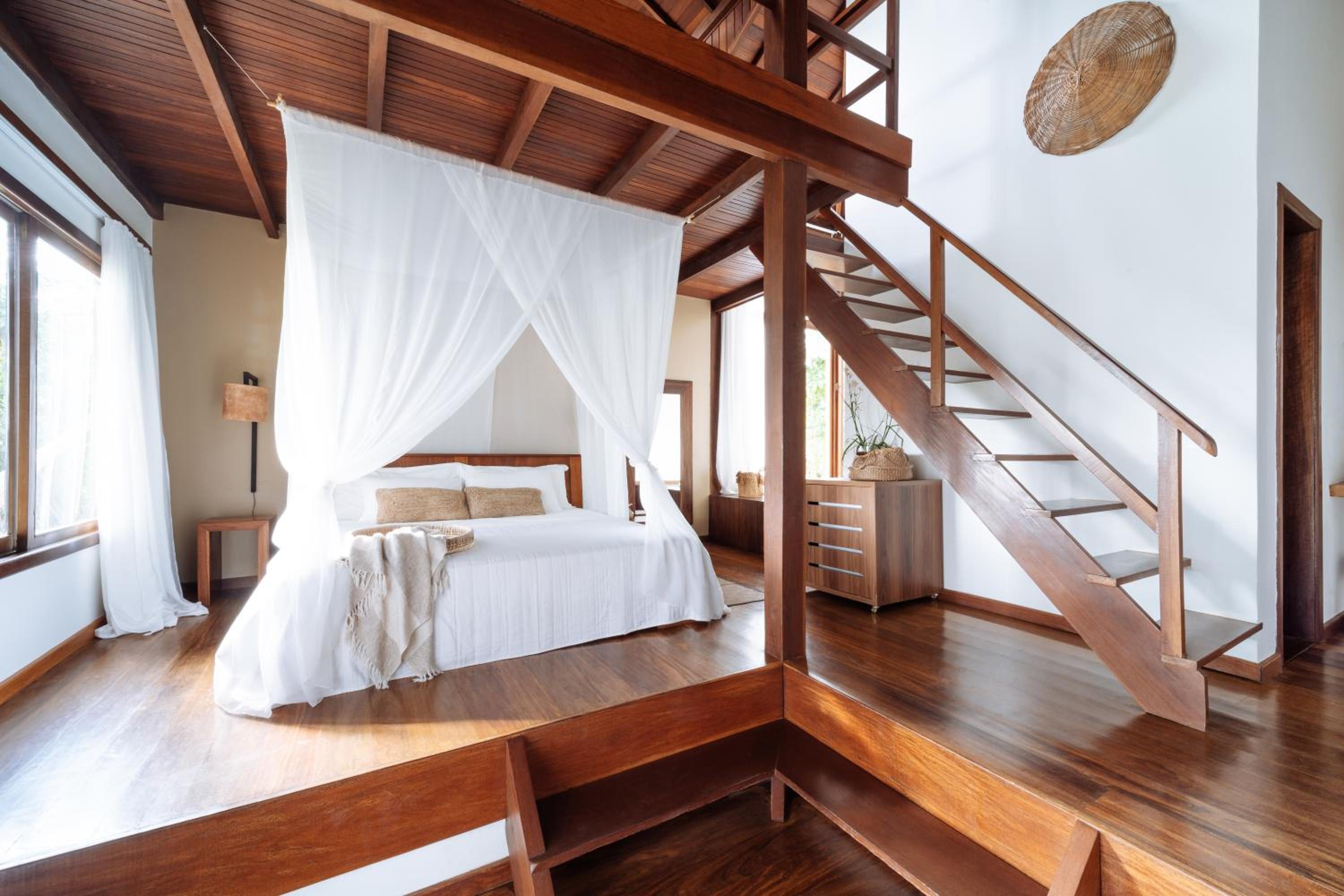 Luxury Bungalow with Spa Bath and Sea View