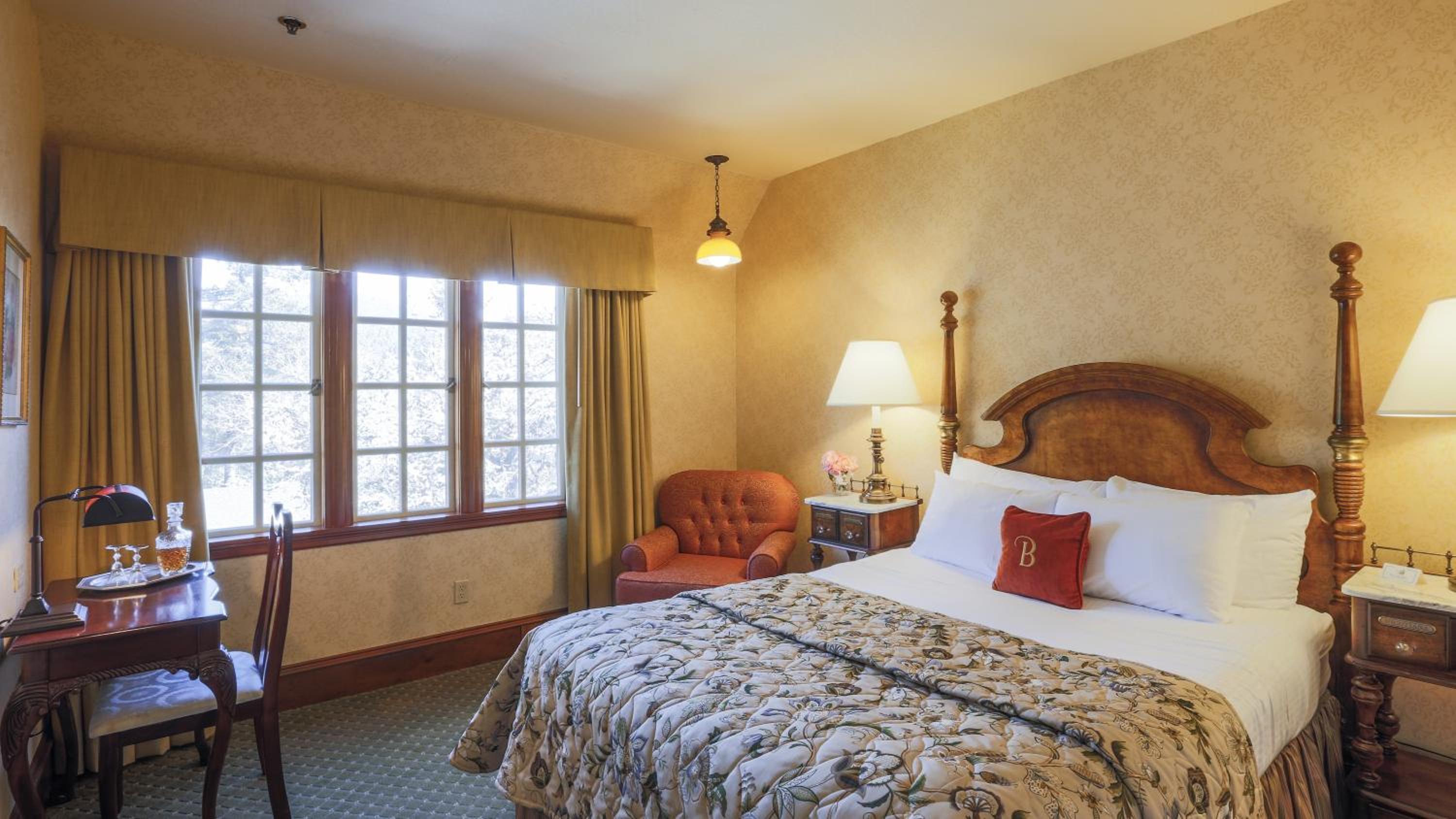 Deluxe Queen Room - Photo 1