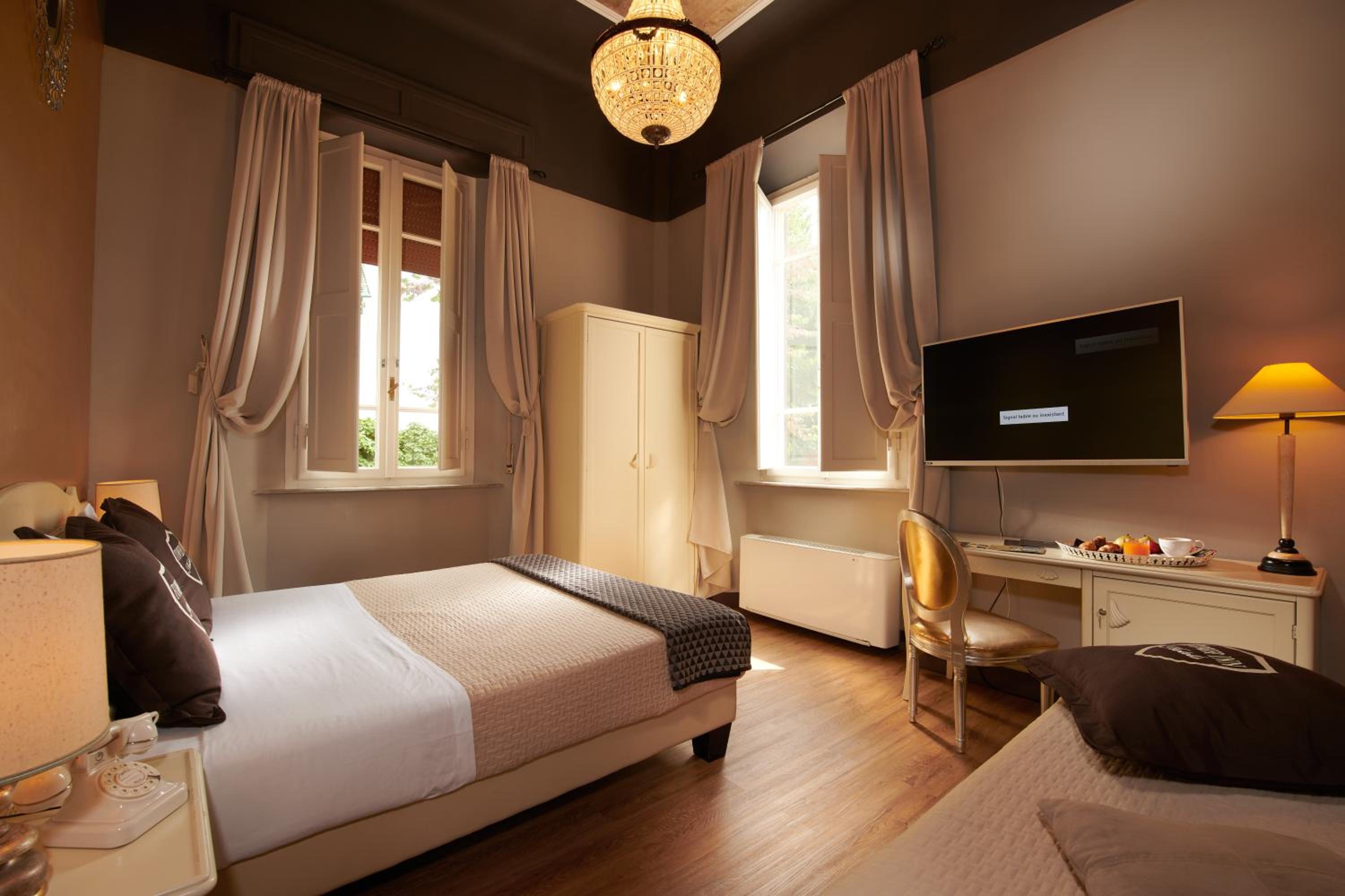 Quarto triplo familiar