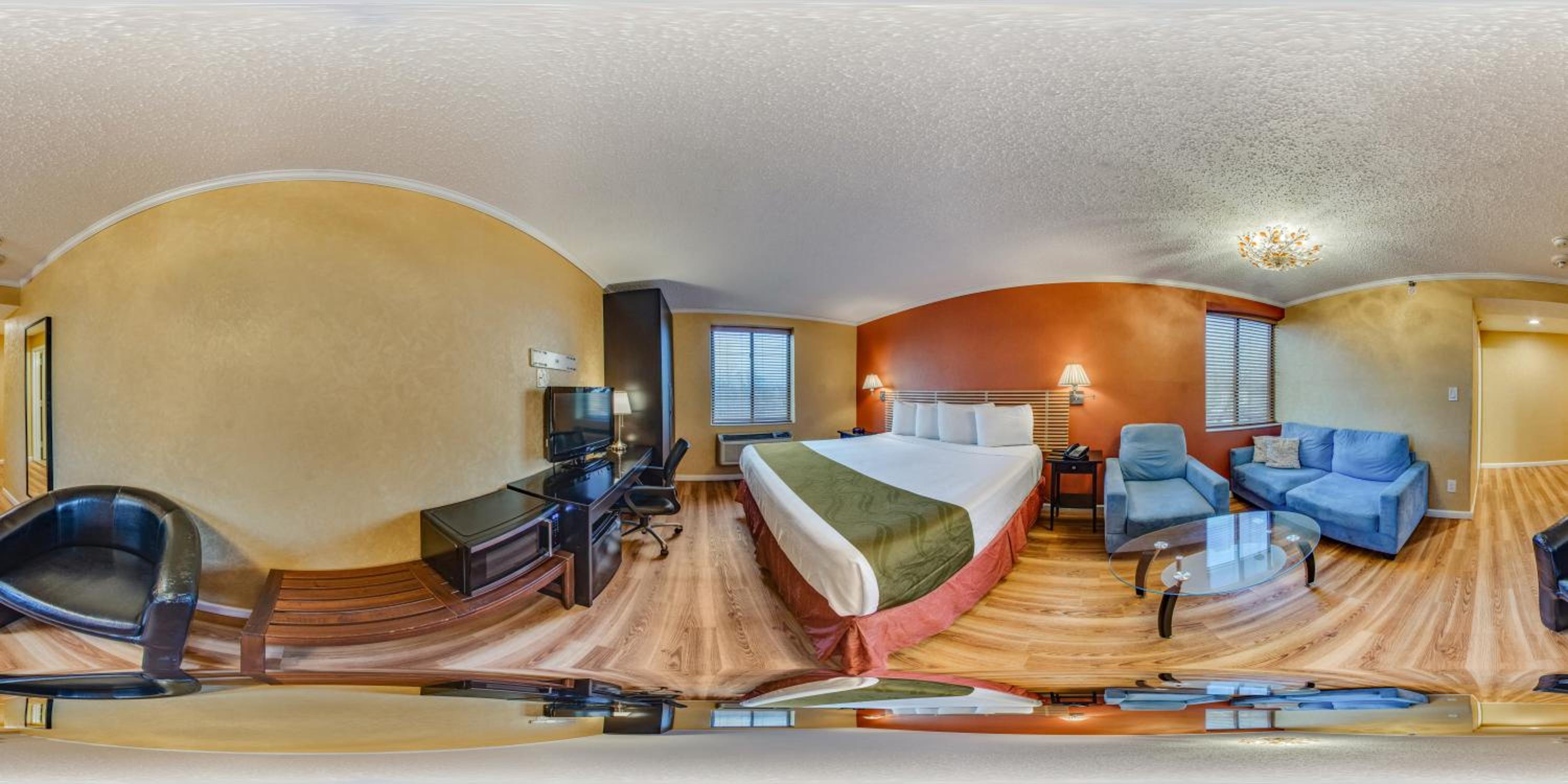 King Suite - Non-Smoking - Photo 1