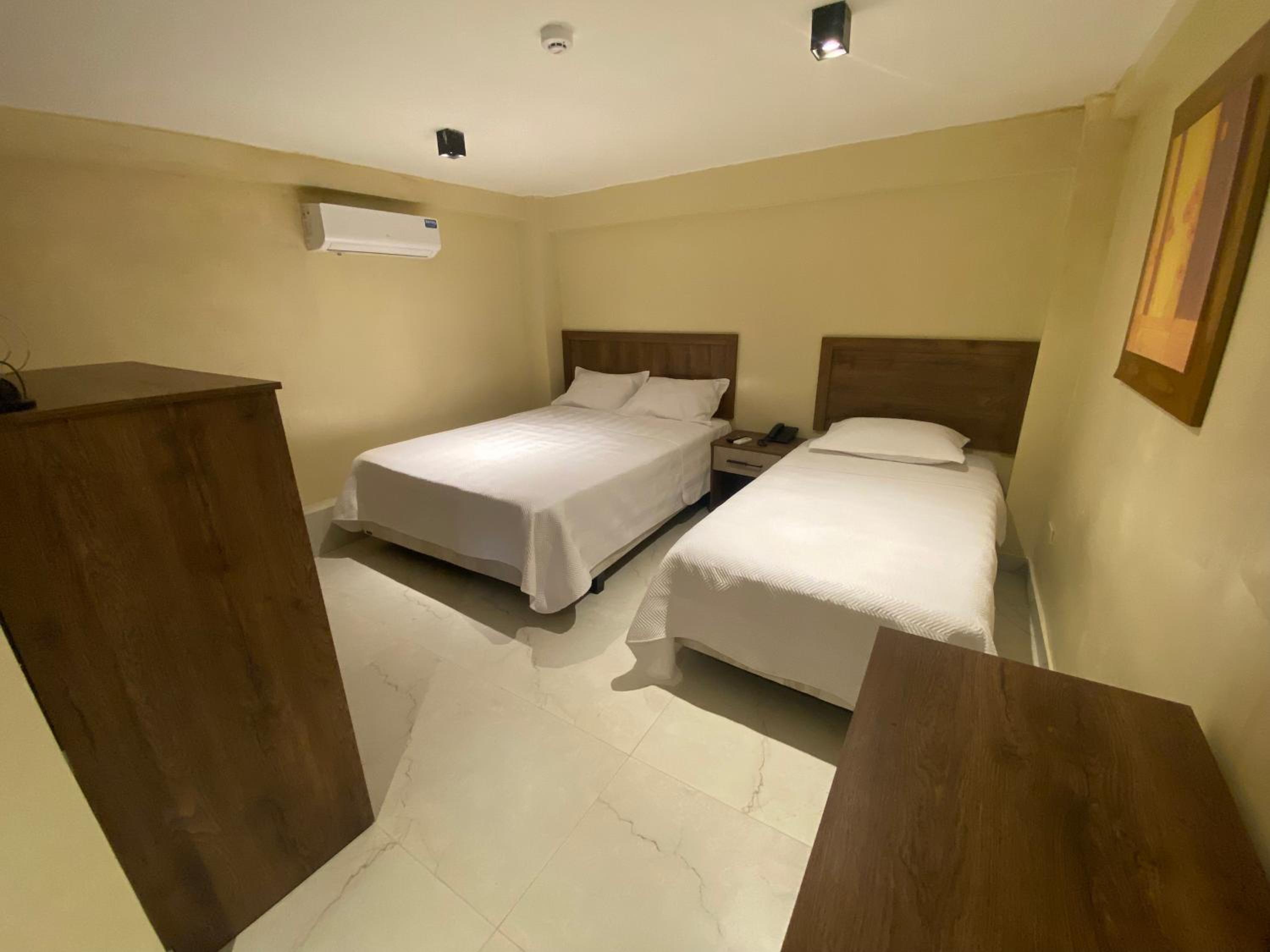 Standard Twin Room photo 3