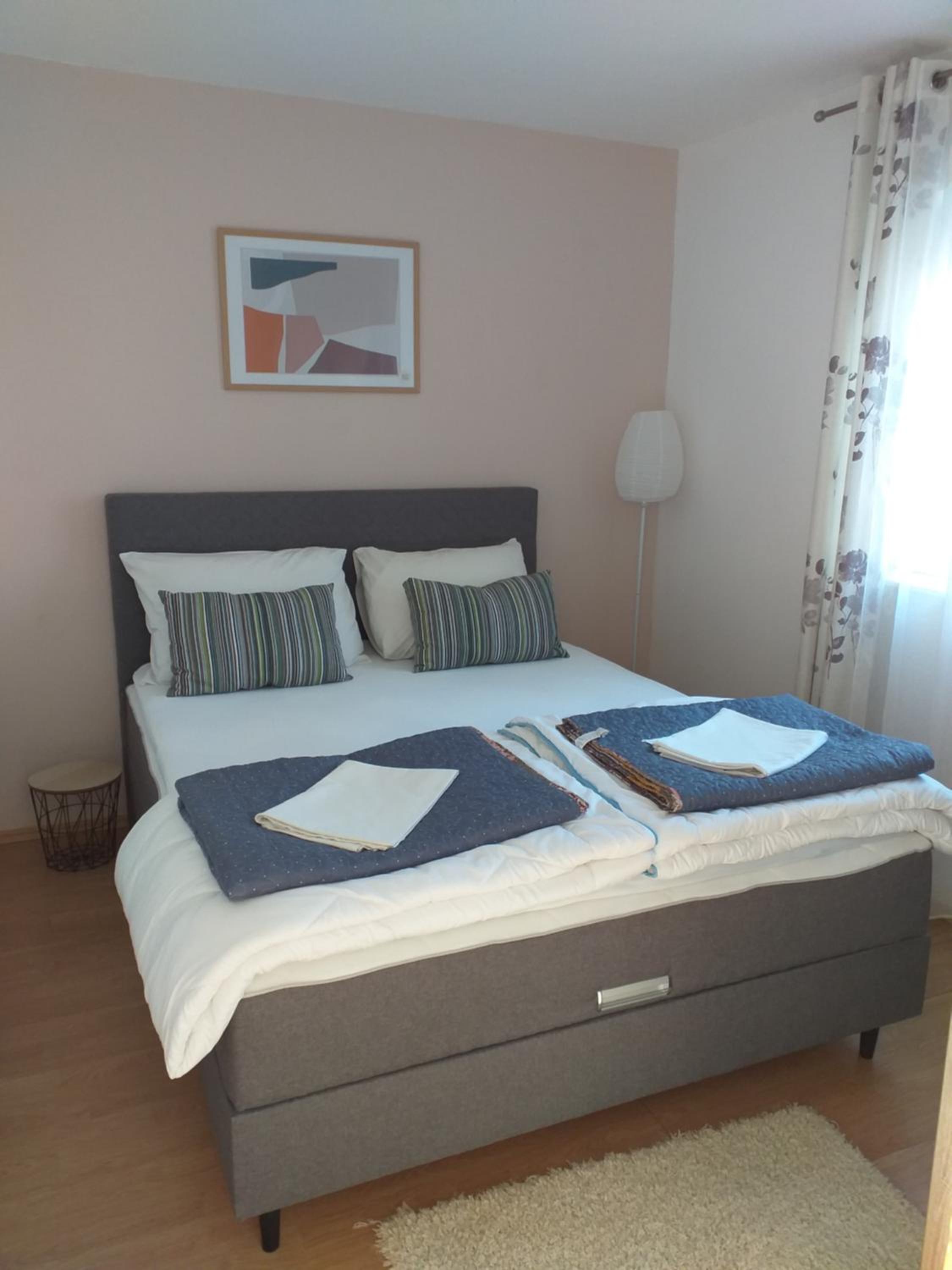 Budget One-Bedroom Apartment with Balcony photo 1