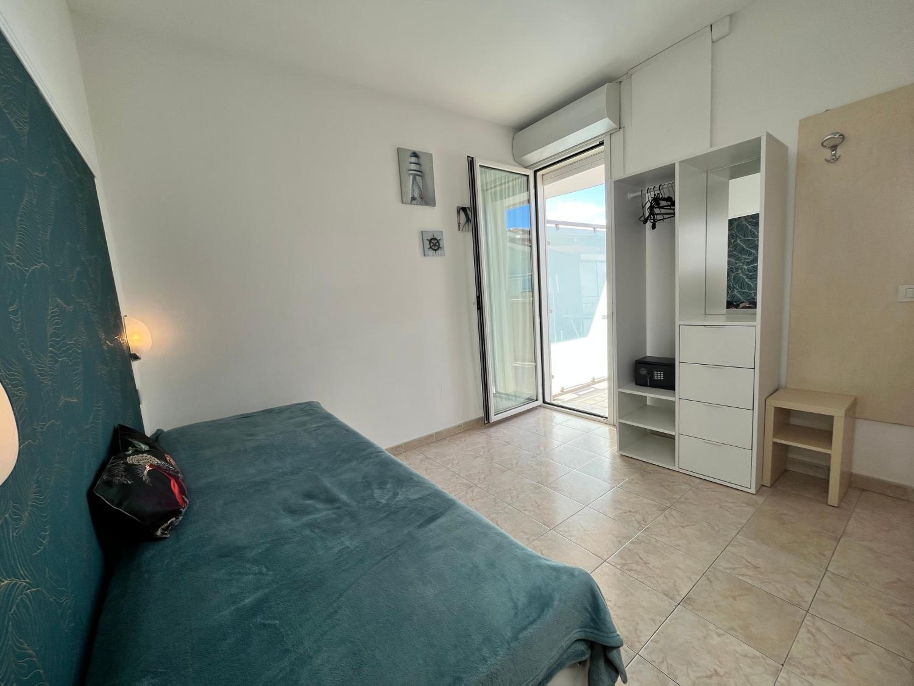 Studio with Sea View - Photo 14
