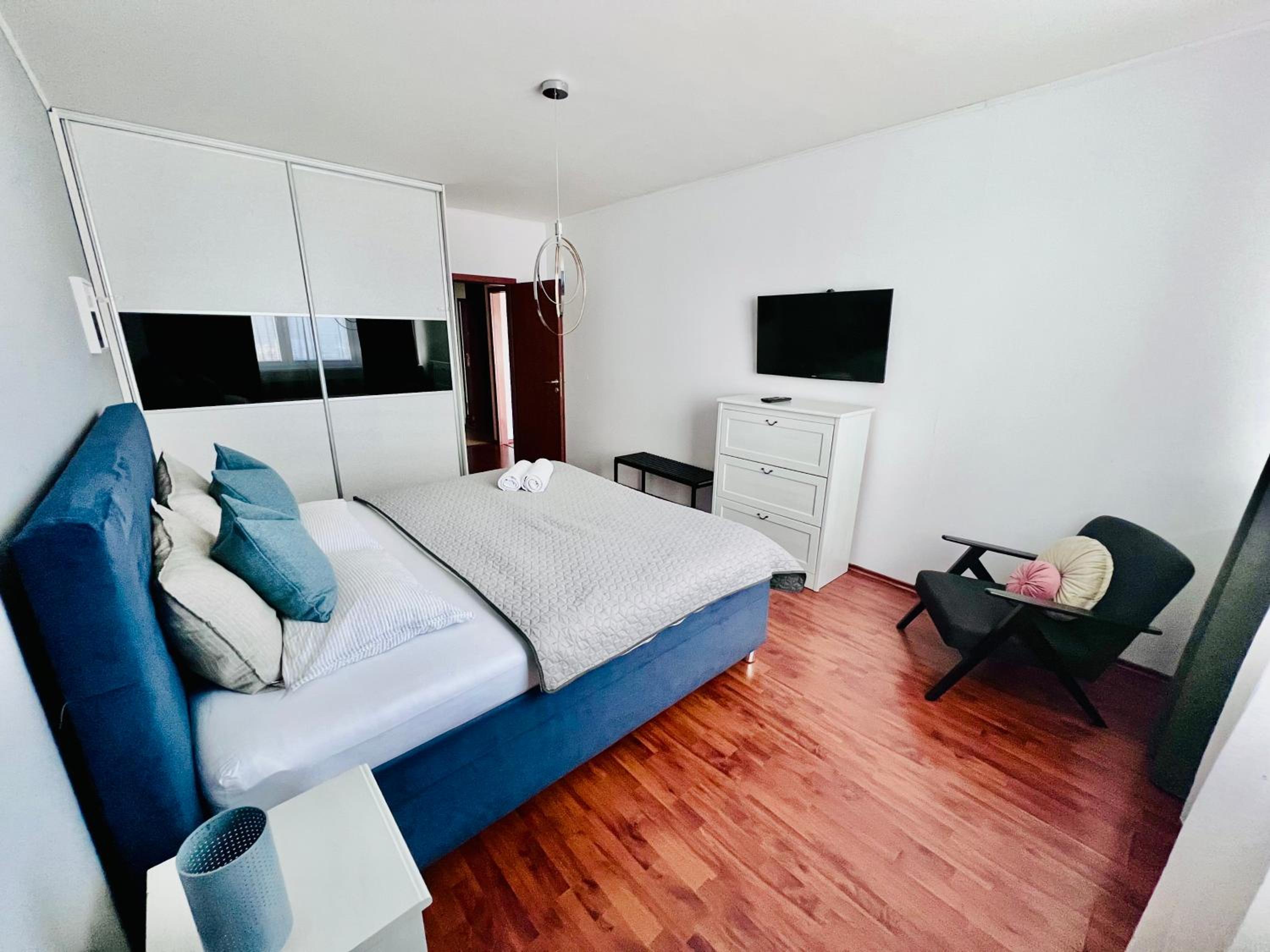 One-Bedroom Apartment photo 3