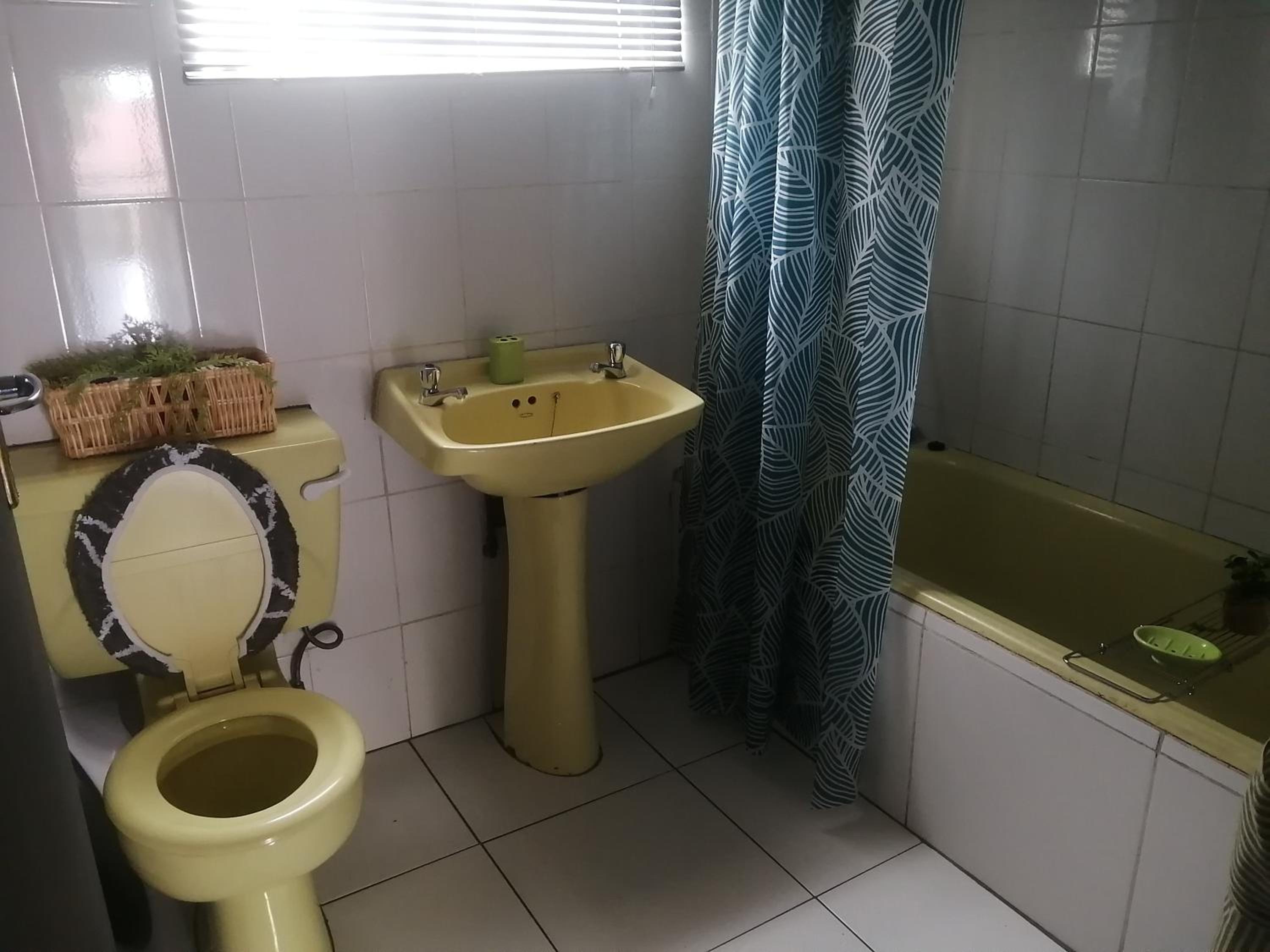 Double Room with Shared Bathroom photo 2