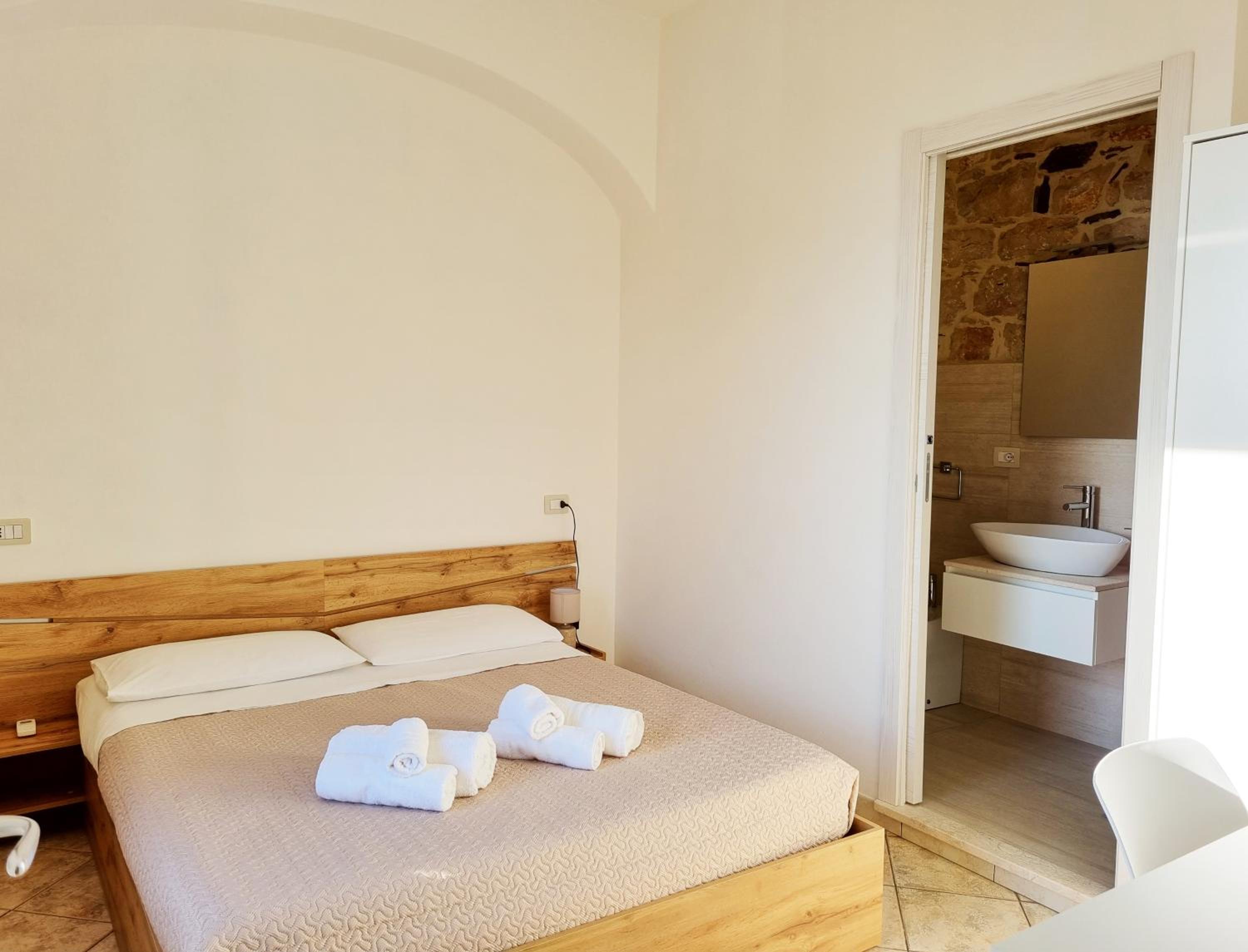 Double Room with Private Bathroom photo 2