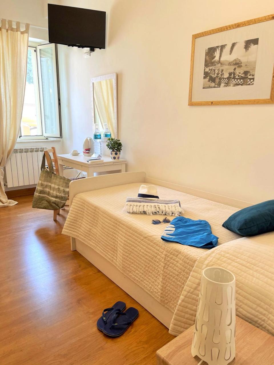 Single Room with Private Bathroom