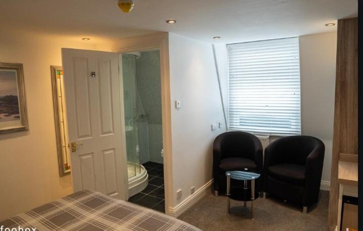 Deluxe Double Room with Shower photo 3