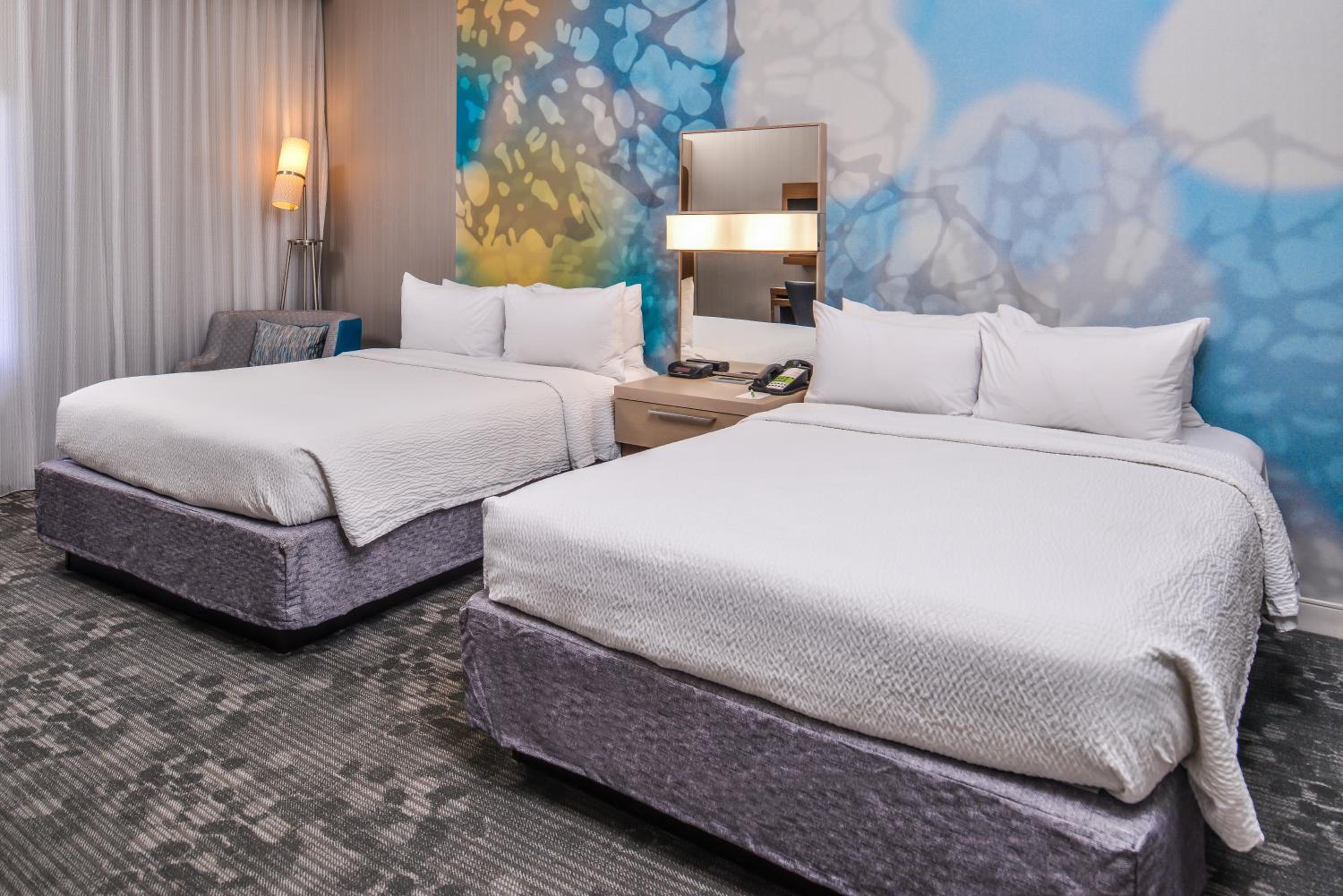 Queen Room with Two Queen Beds - Photo 6