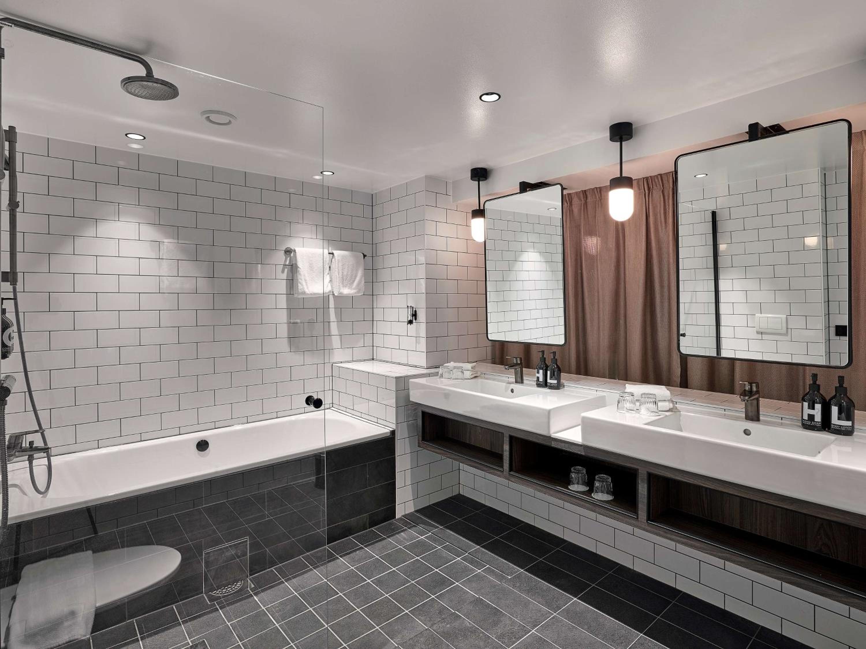 Master King Suite with City View