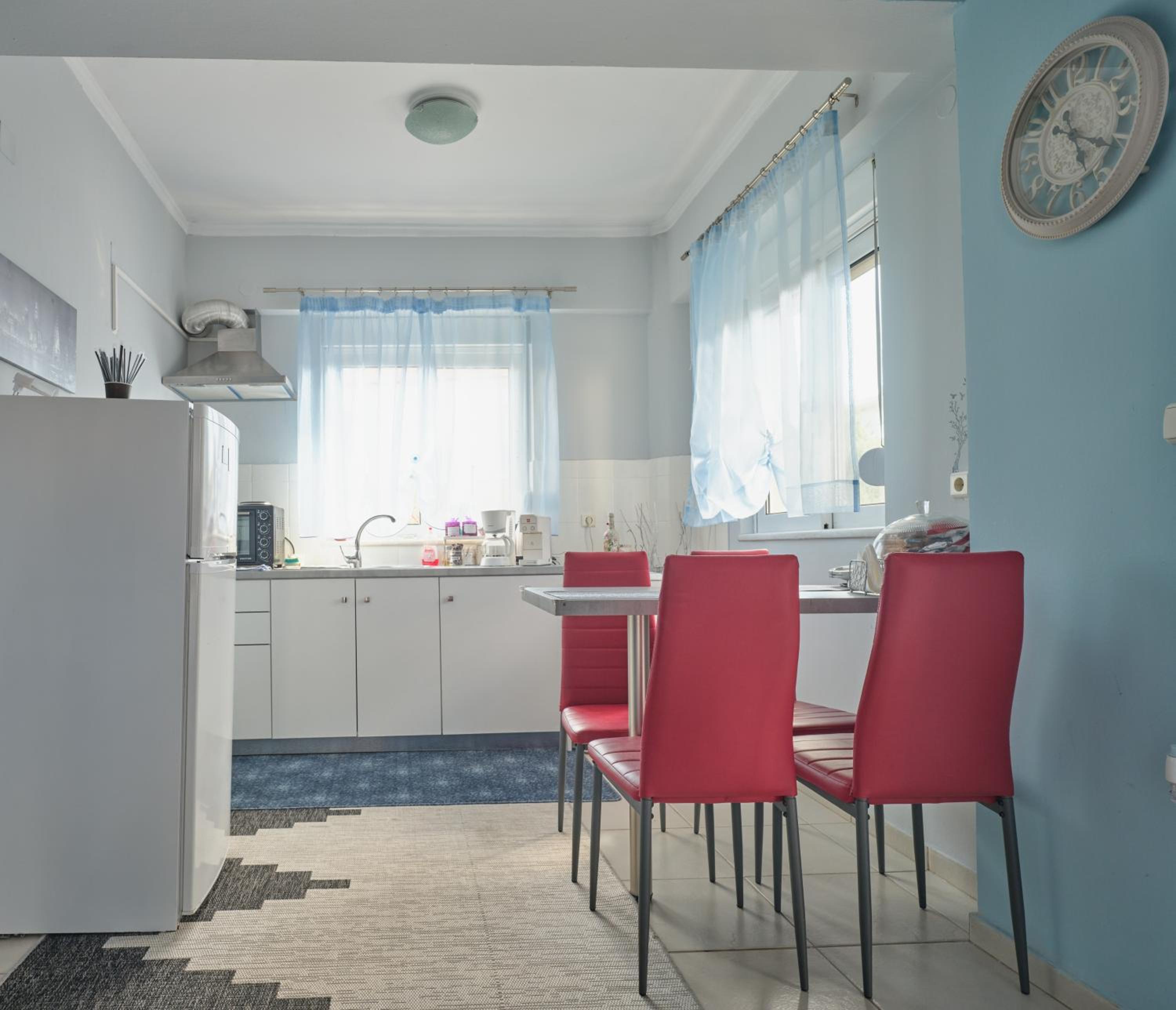 Studio Apartment - Photo 30
