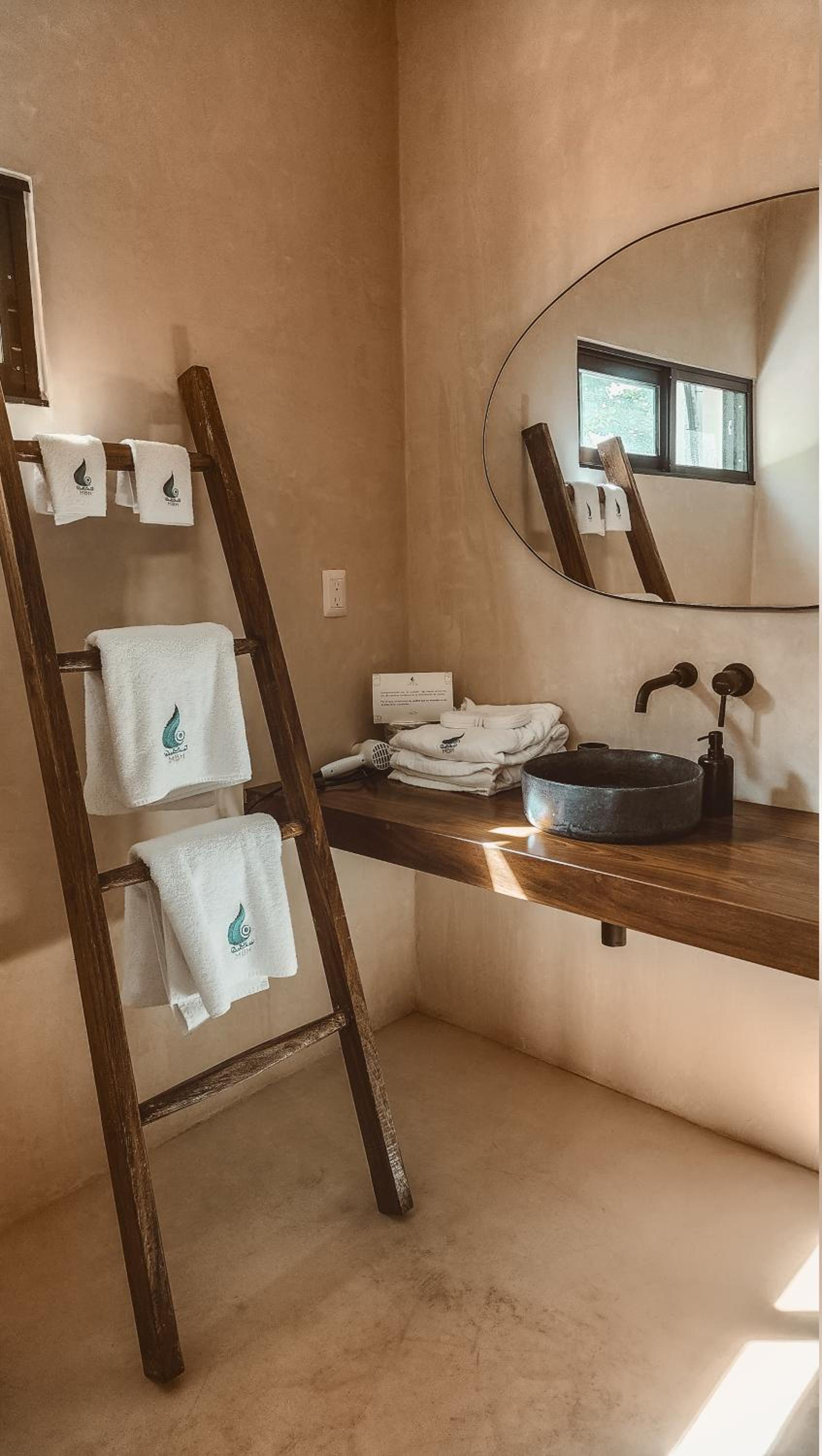 Suite with Private Pool - Photo 10