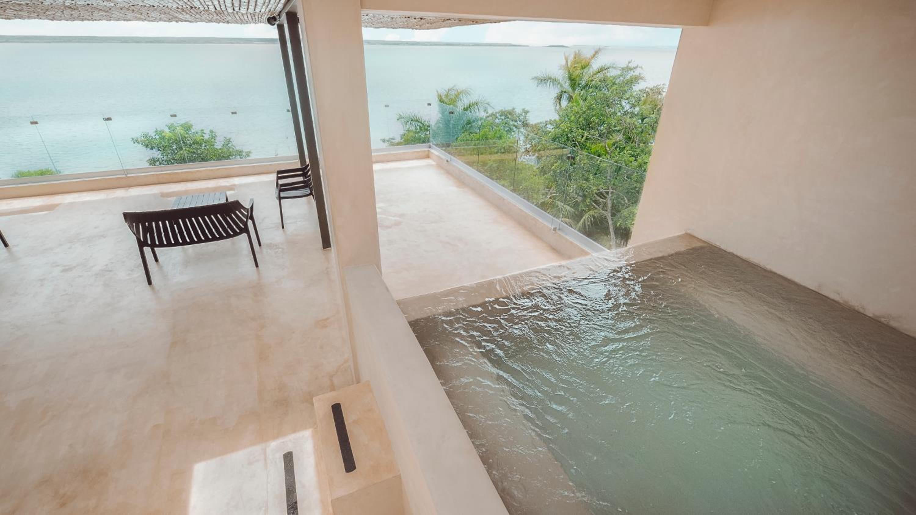 Suite with Private Pool - Photo 3