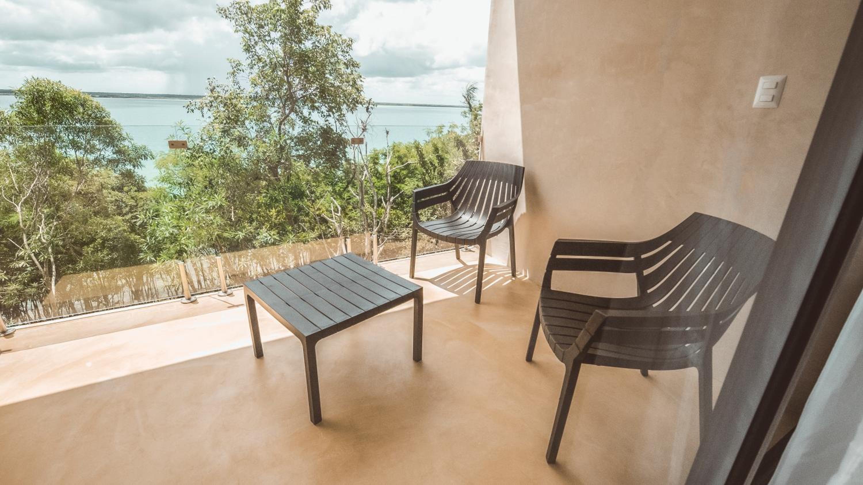 Suite with Private Pool - Photo 11