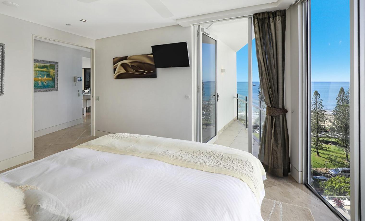 Four-Bedroom Deluxe Apartment
