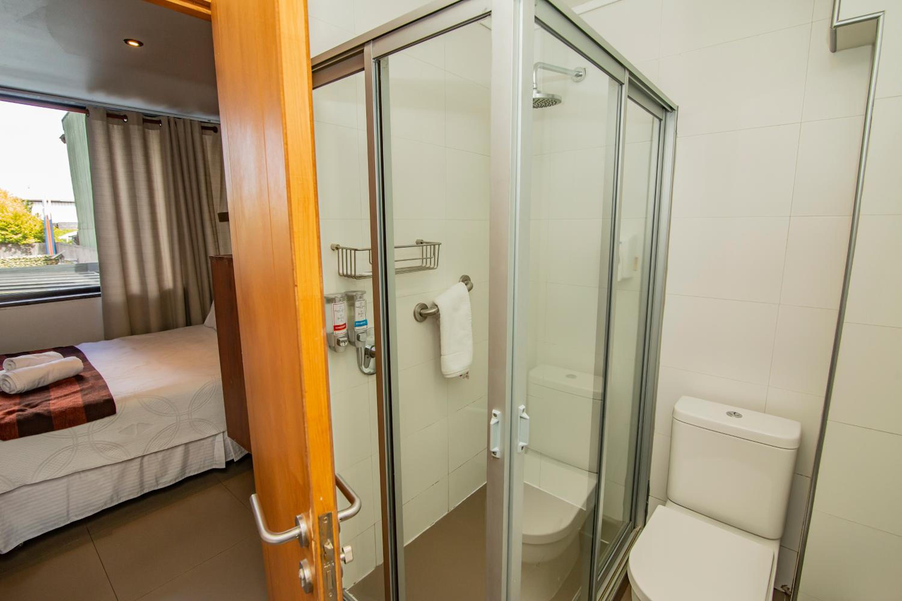 Economy Small Double Room - 1 Bed photo 2