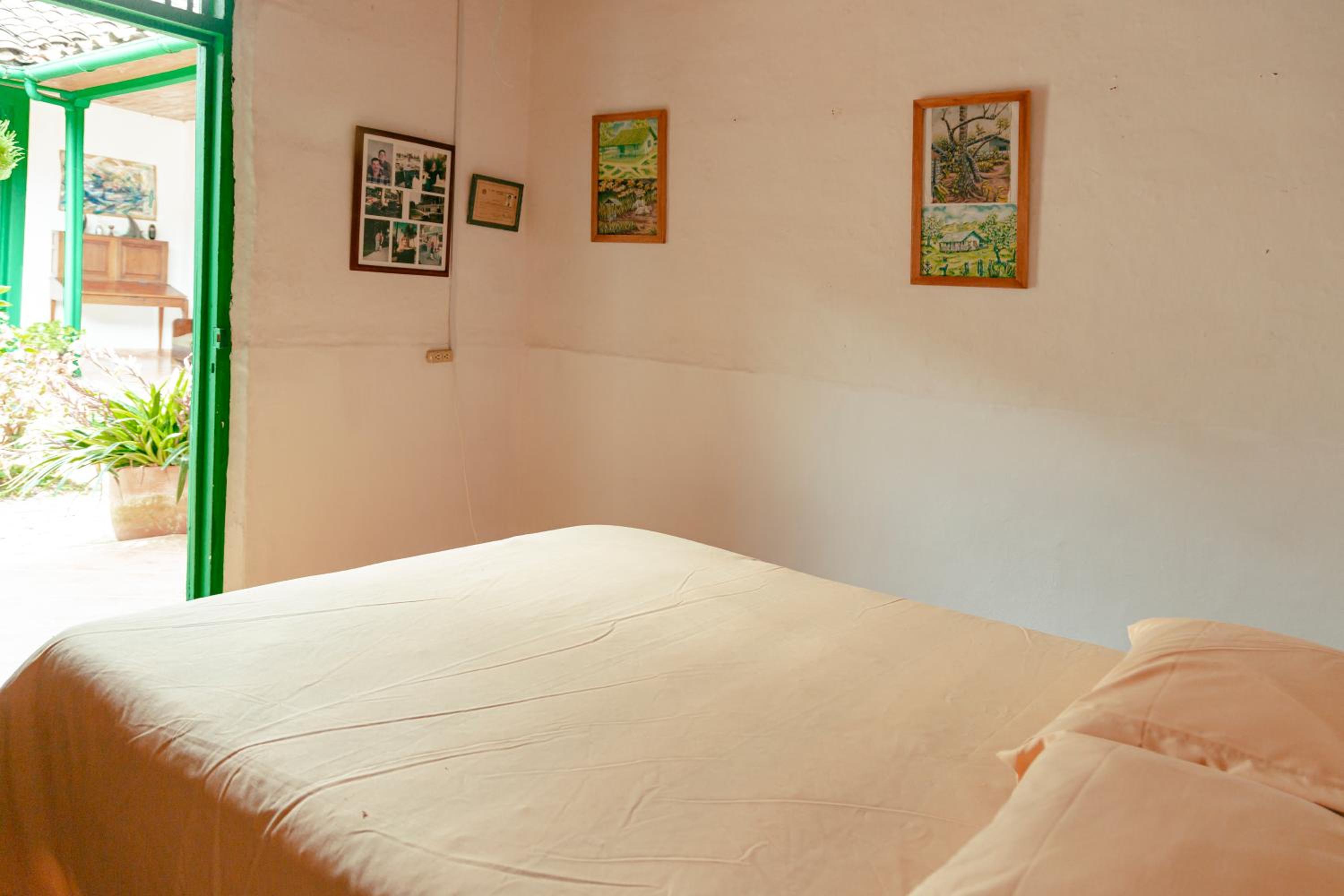Double Room with Shared Bathroom photo 1