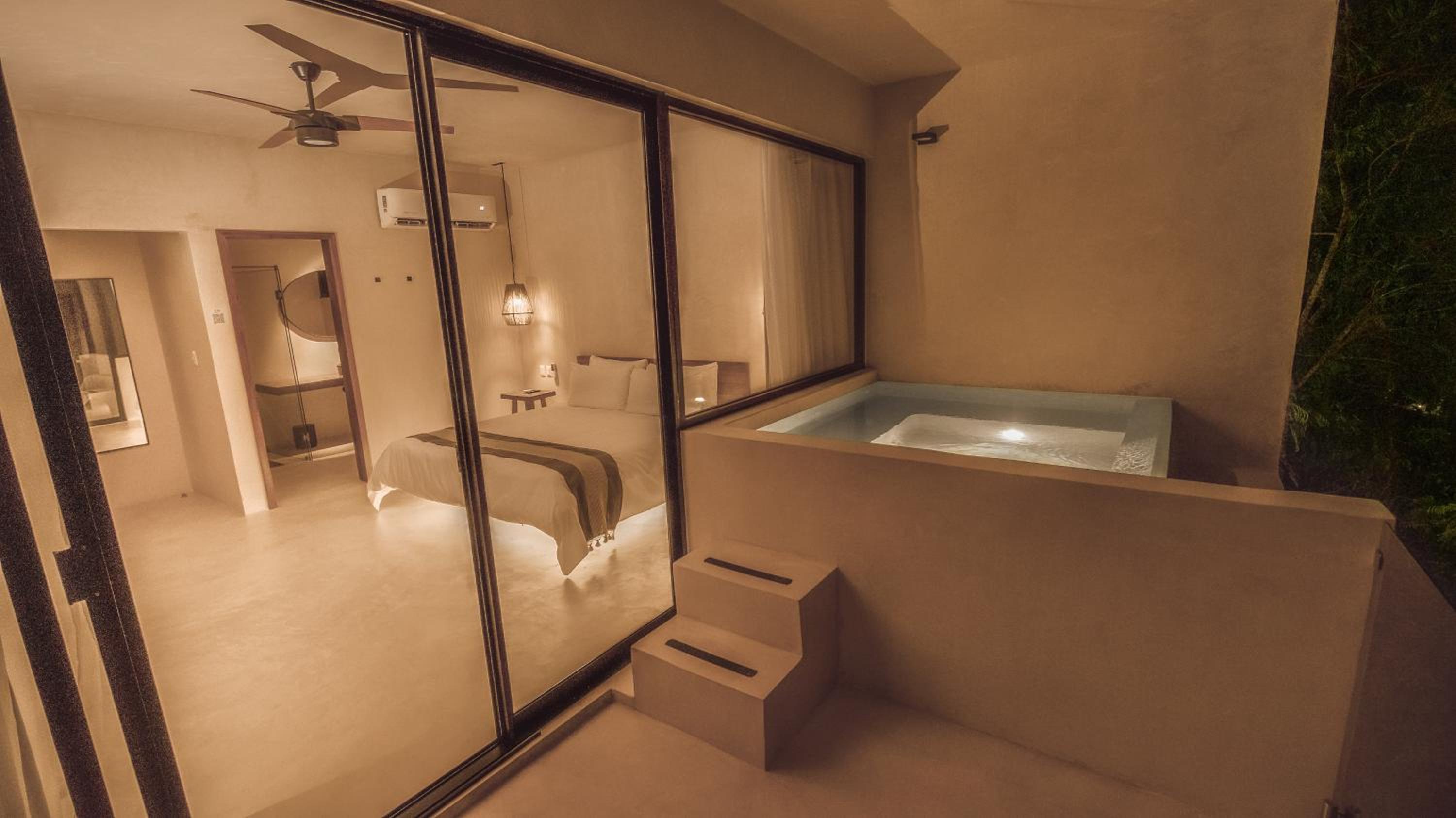 Suite with Private Pool - Photo 6