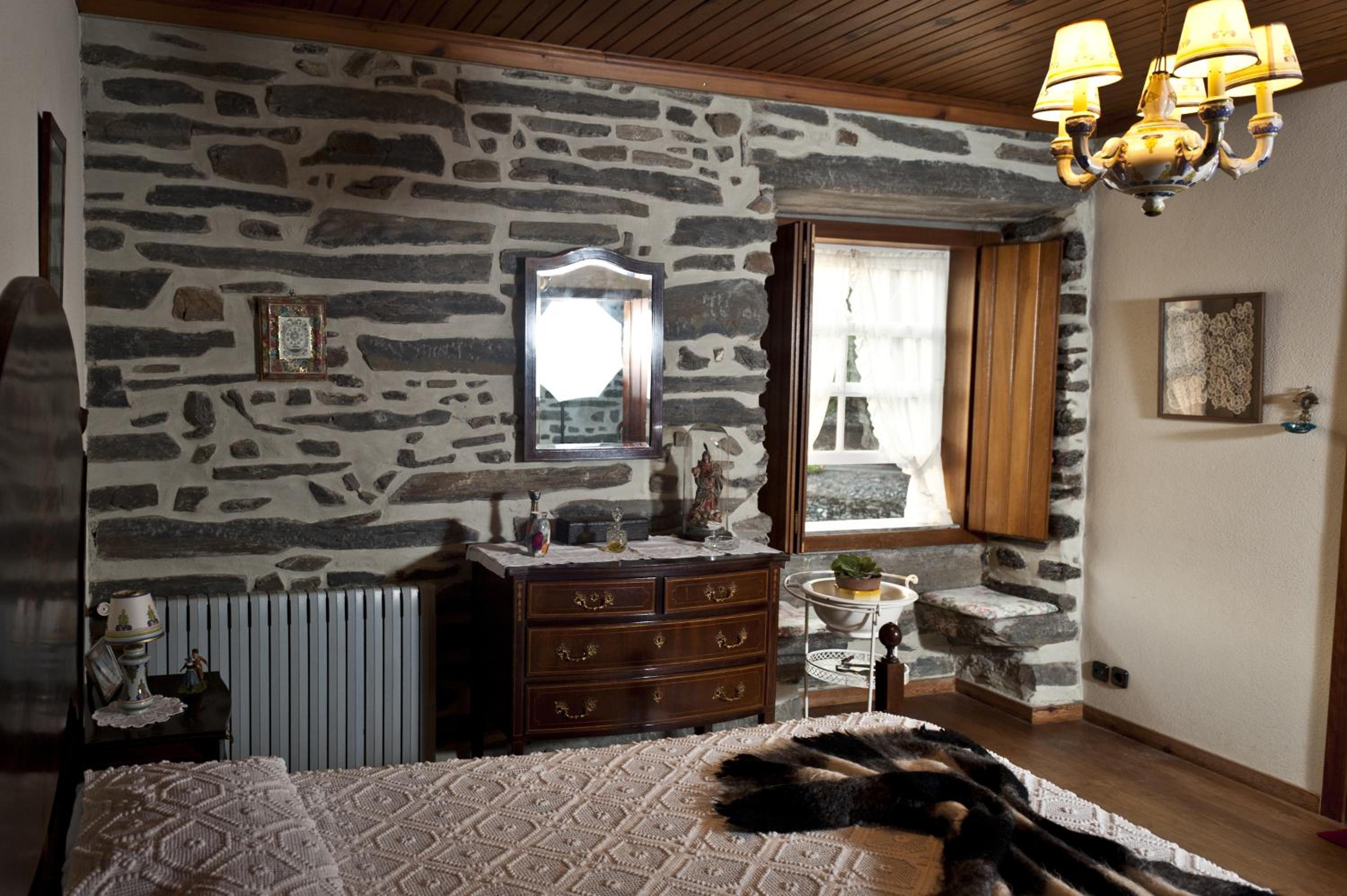 Double Room - Photo 12