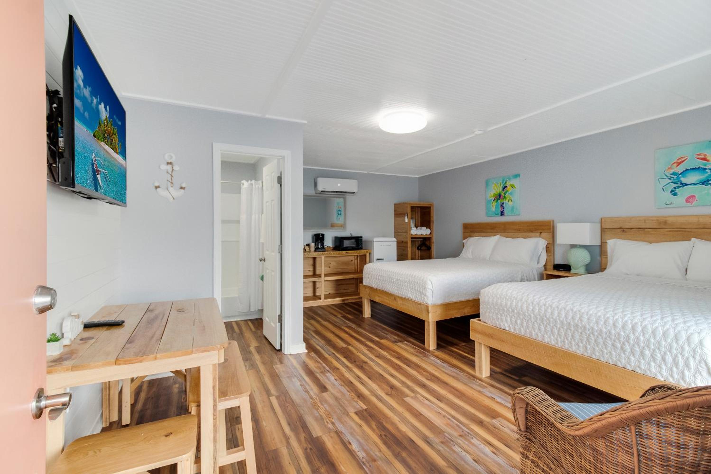 Queen Room - Photo 10