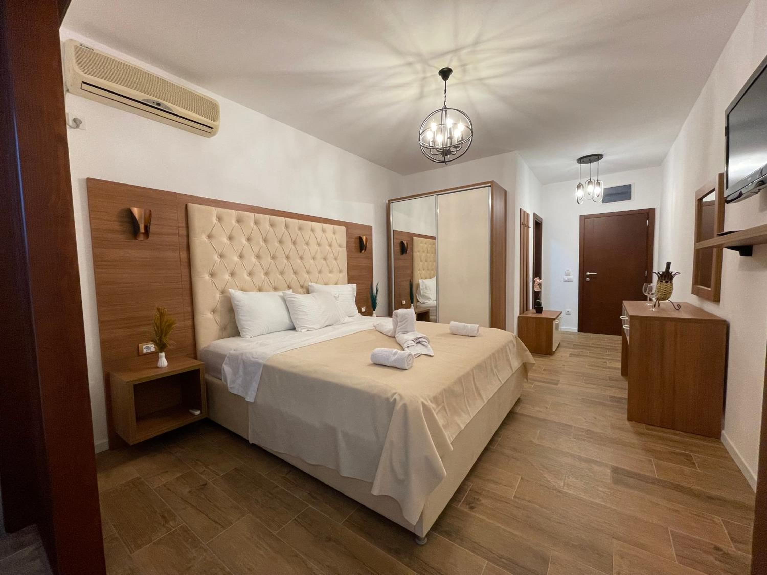 Queen Room with Balcony