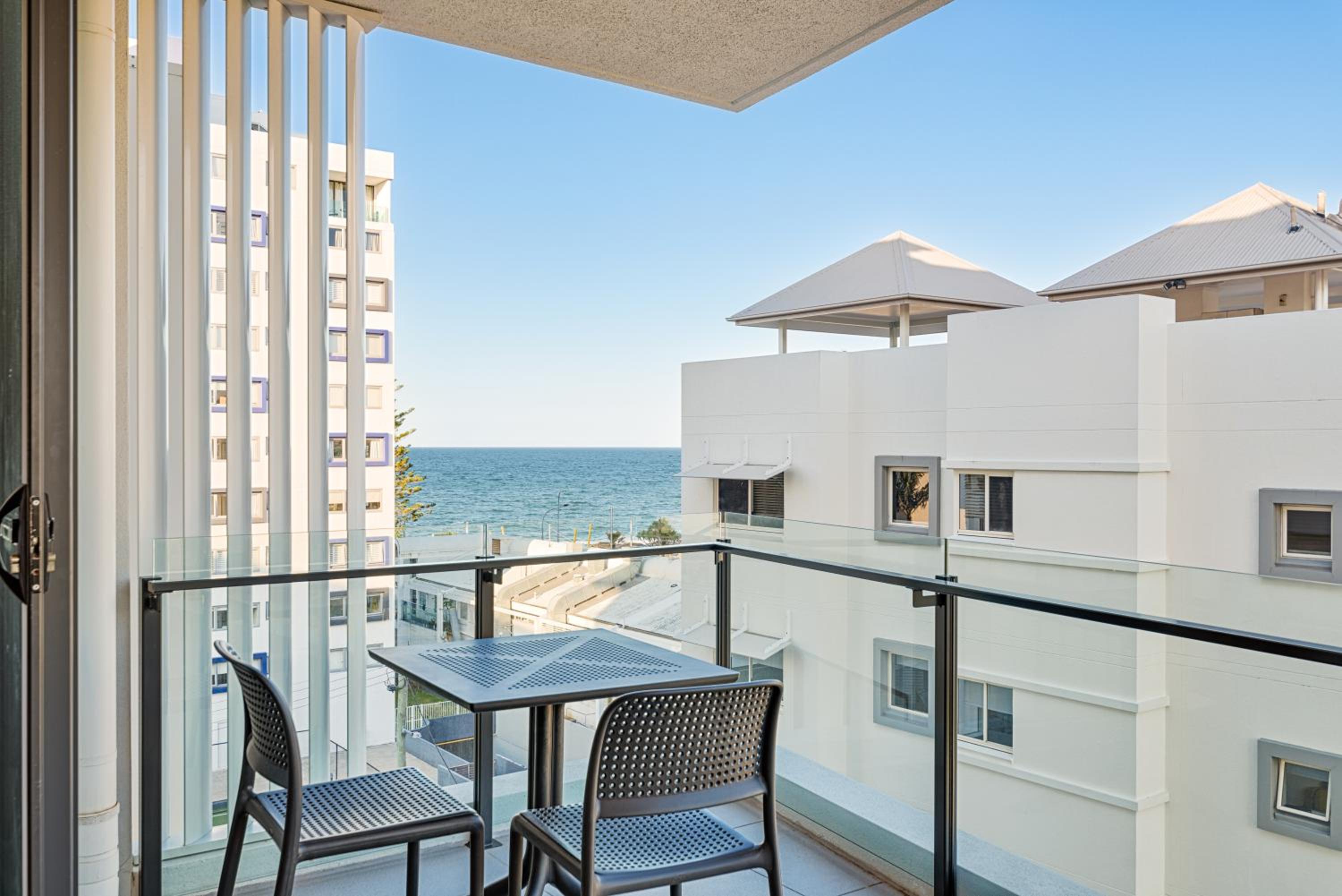 One Bedroom Partial Ocean View Apartment photo 3