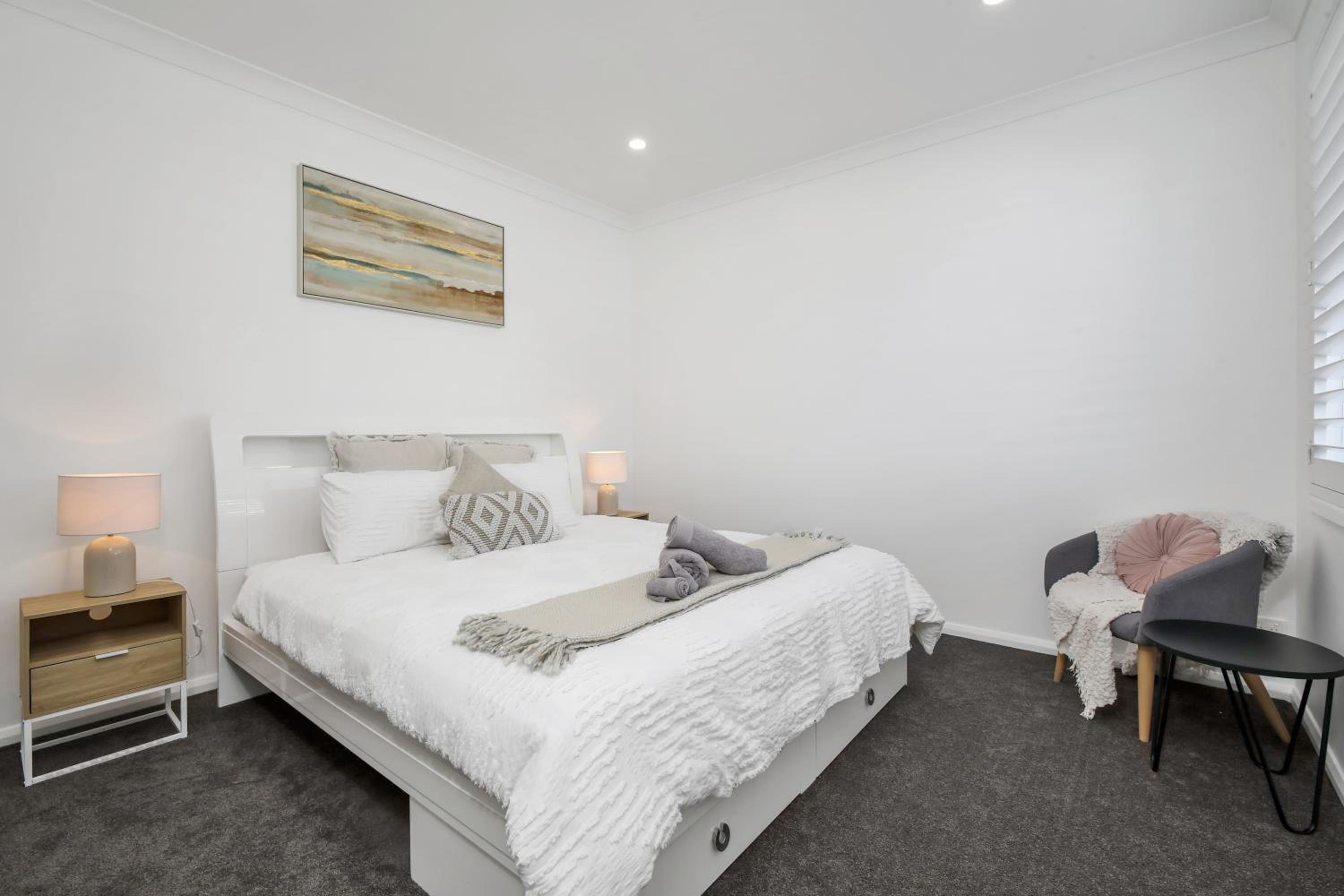 Three-Bedroom House photo 2