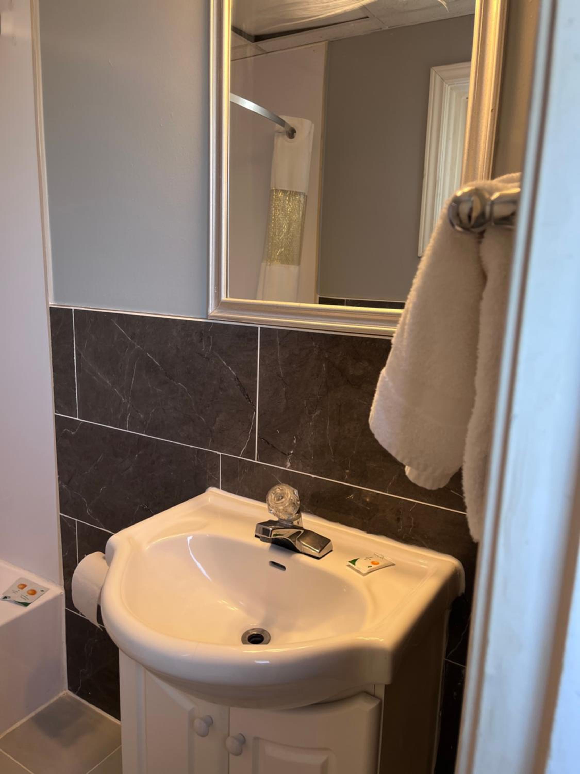 Double Room - Non-Smoking  photo 2