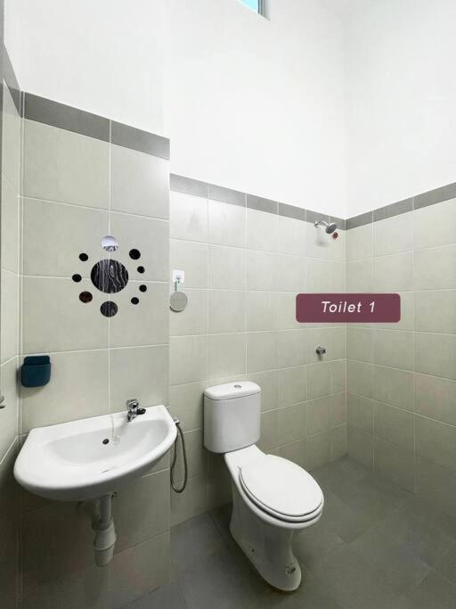 Three-Bedroom House photo 2