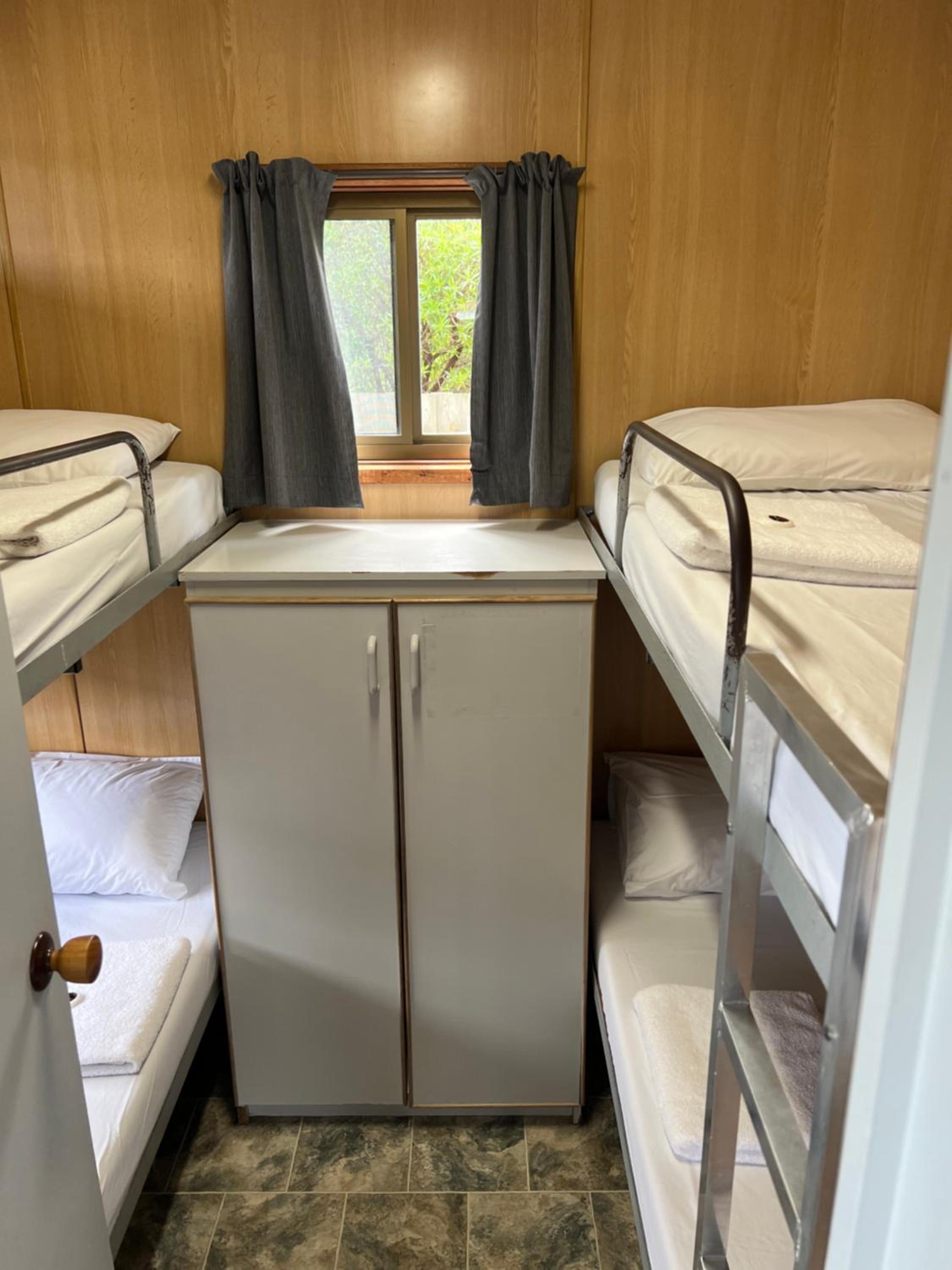 Self Contained Two Bedroom Cabin - Sleeps 6 - Photo 7