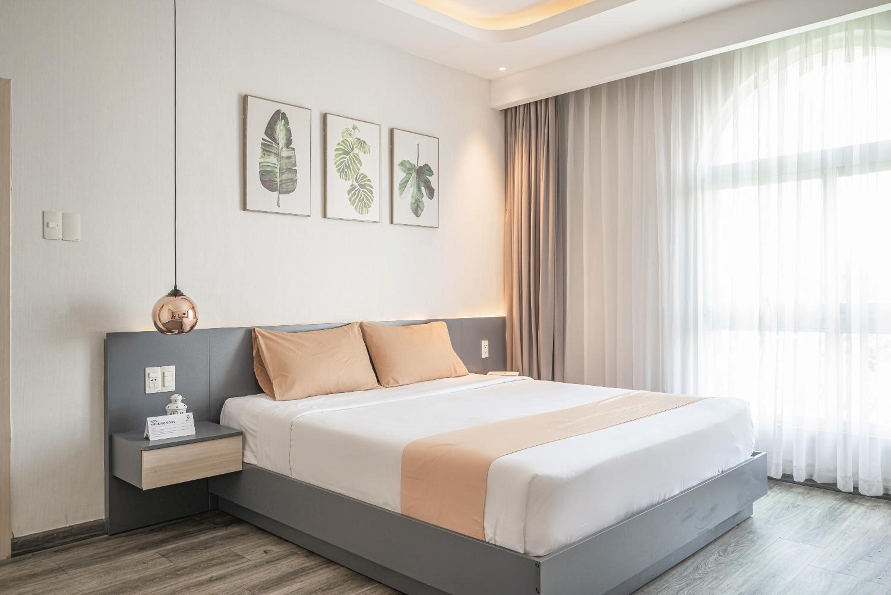Queen Suite With Pool View