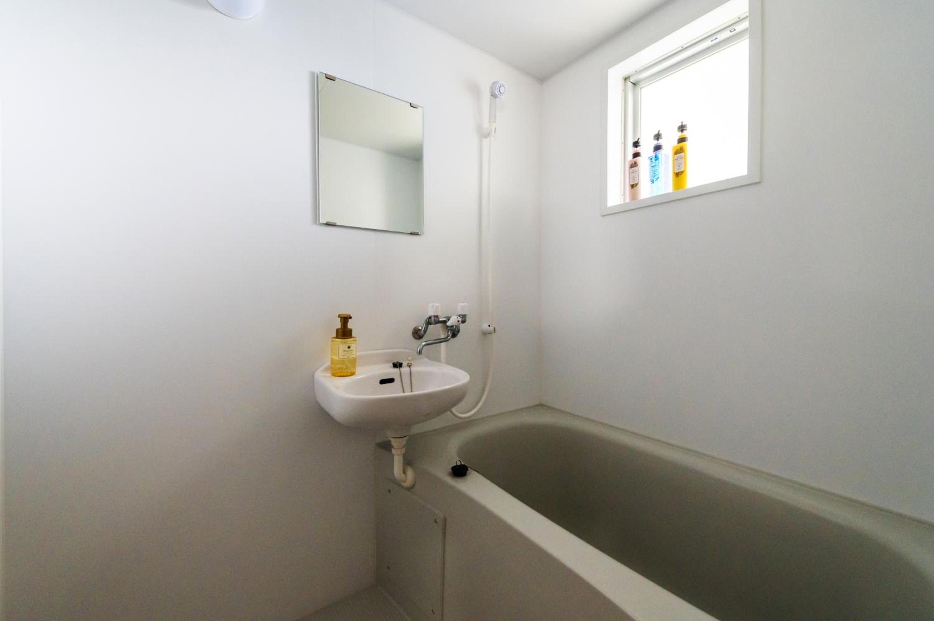 One-Bedroom Apartment - Photo 3