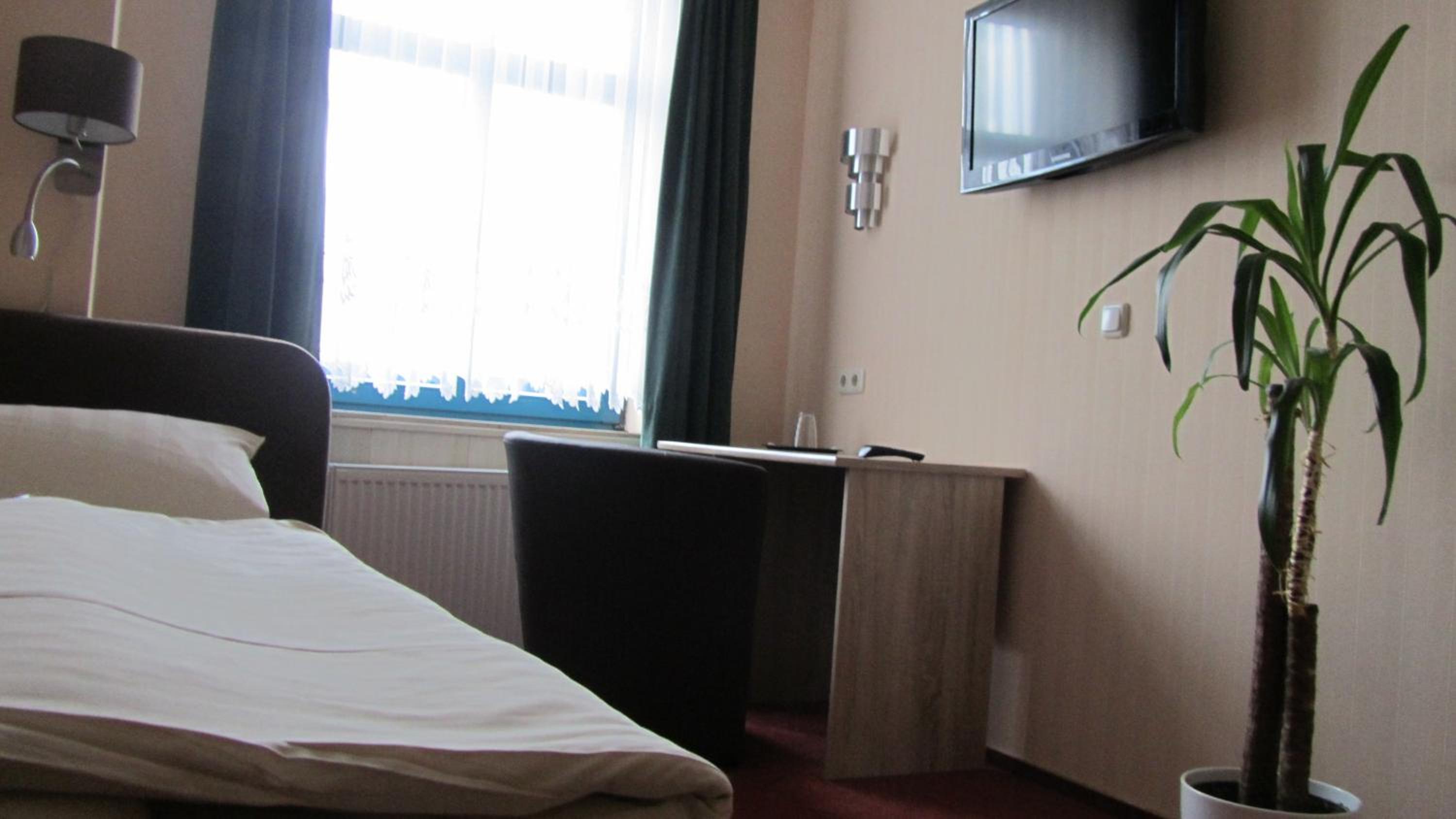 Single Room photo 2