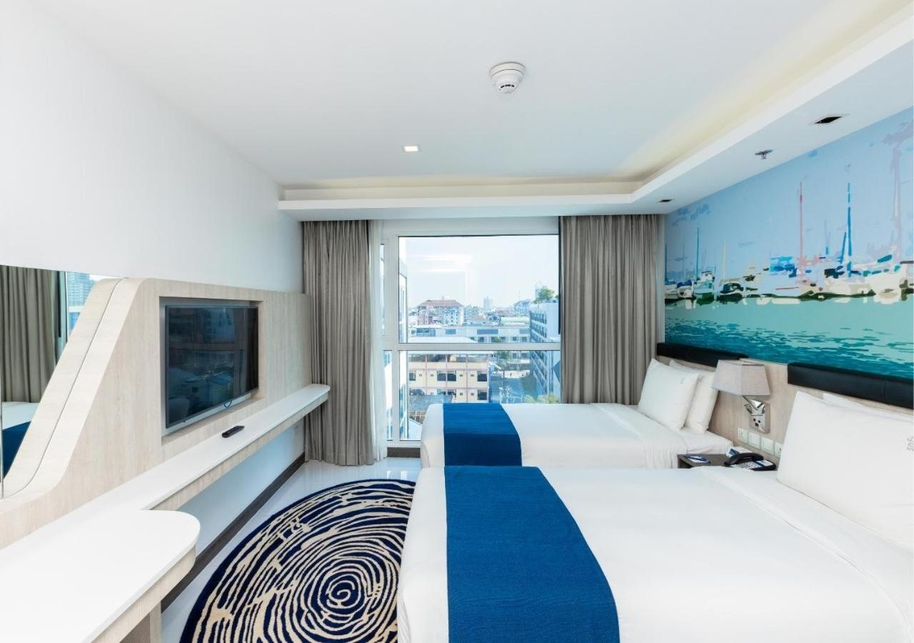 Standard Room with Free Breakfast - Photo 1