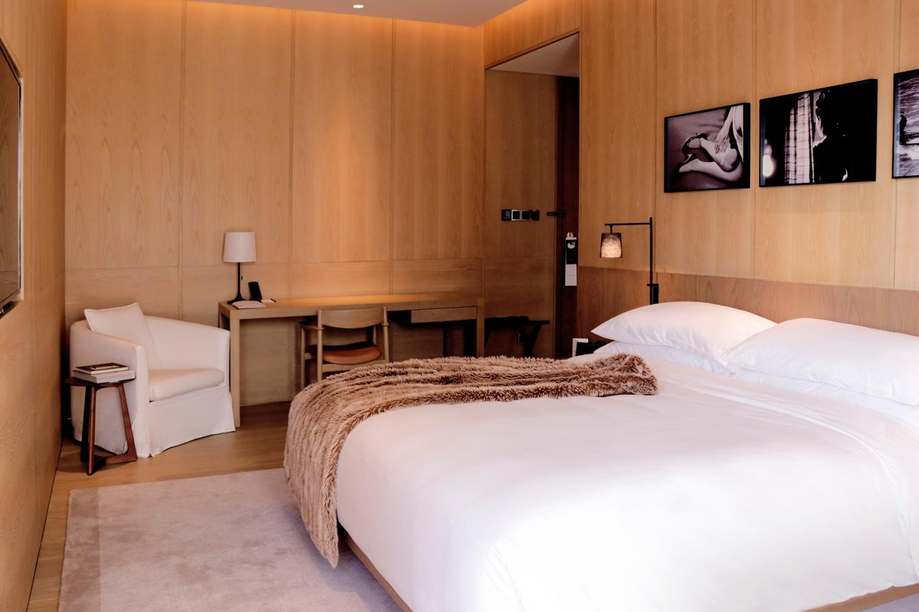 City View Loft with One King Bed - Photo 1