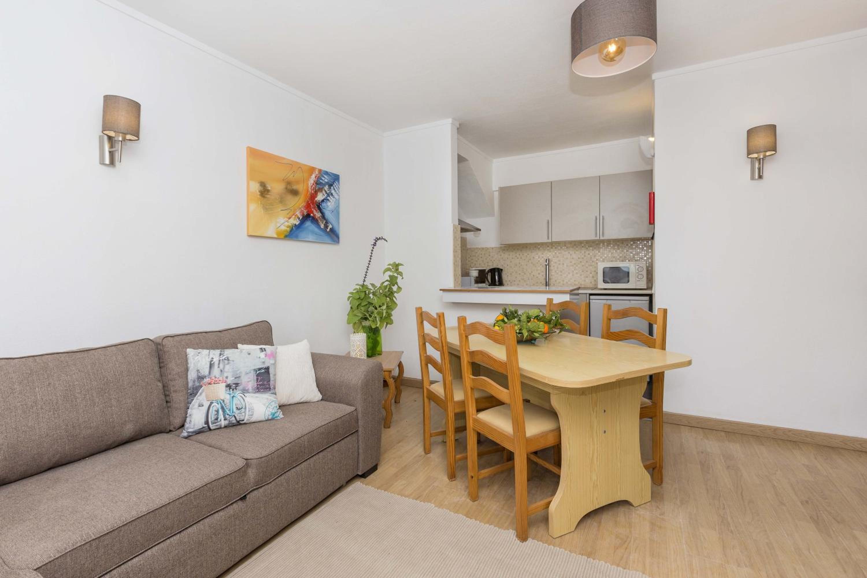Superior One-Bedroom Apartment with Balcony
