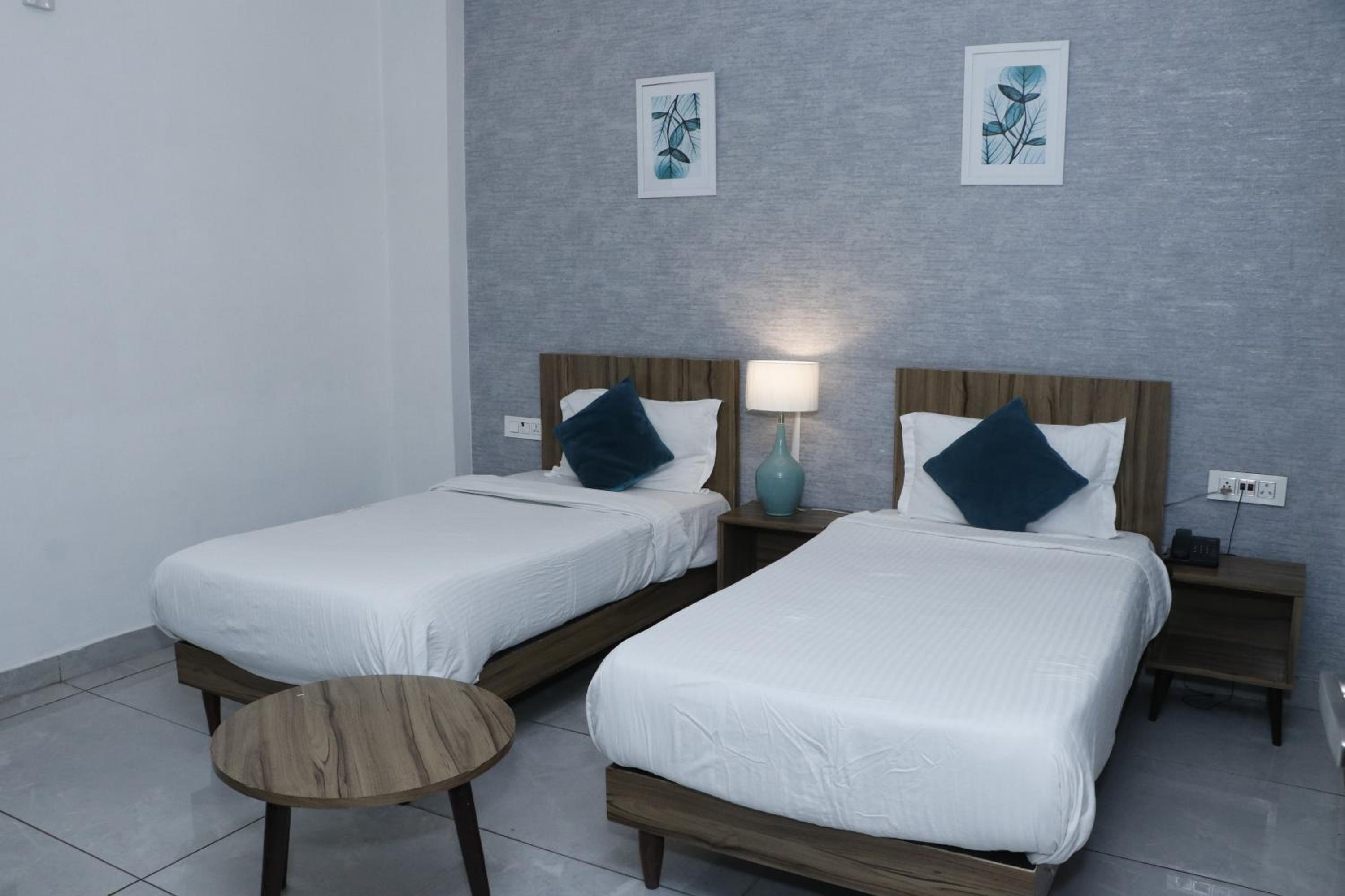 Budget Twin Room - Photo 1