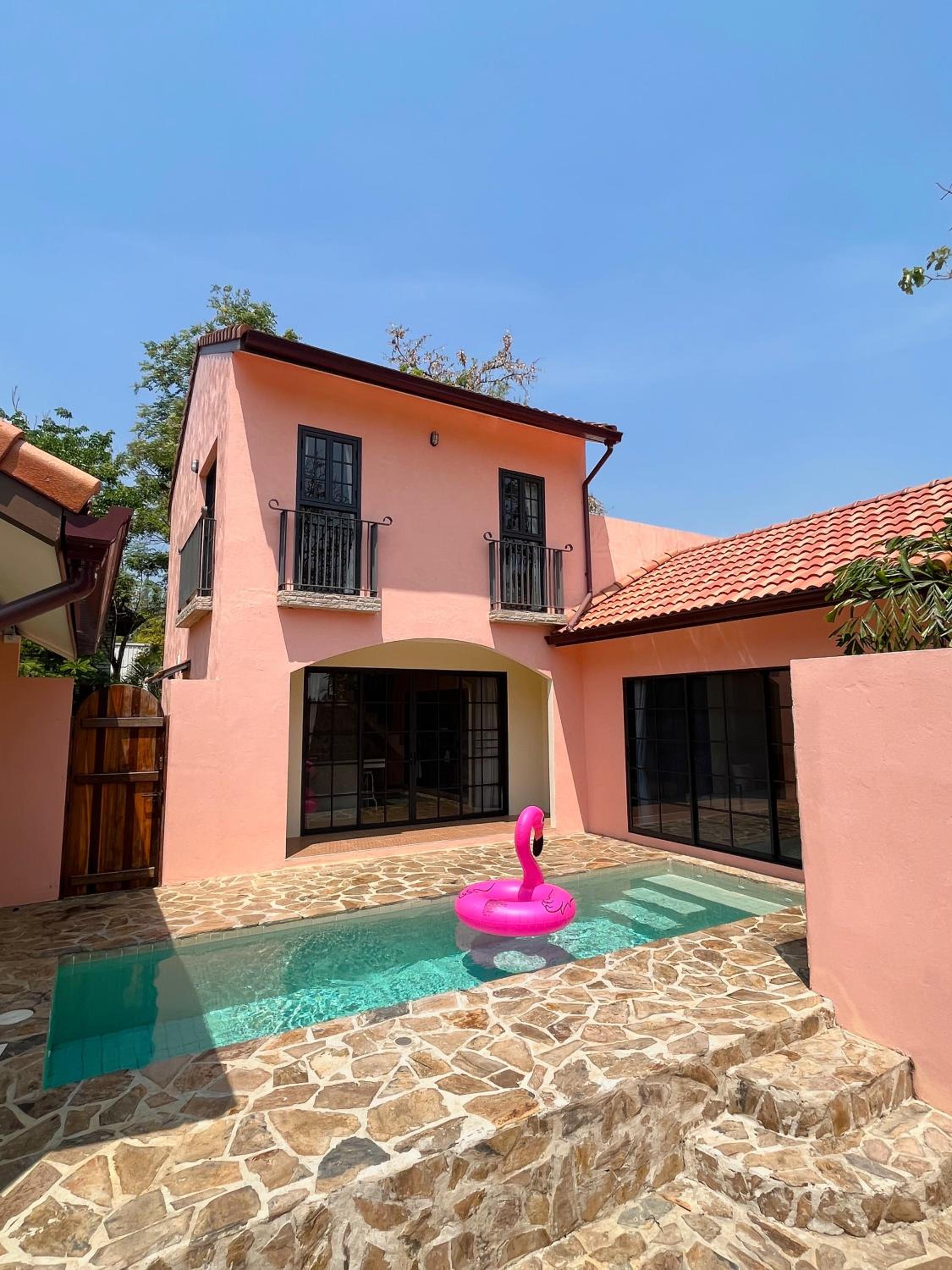 Villa with Private Pool - Photo 39