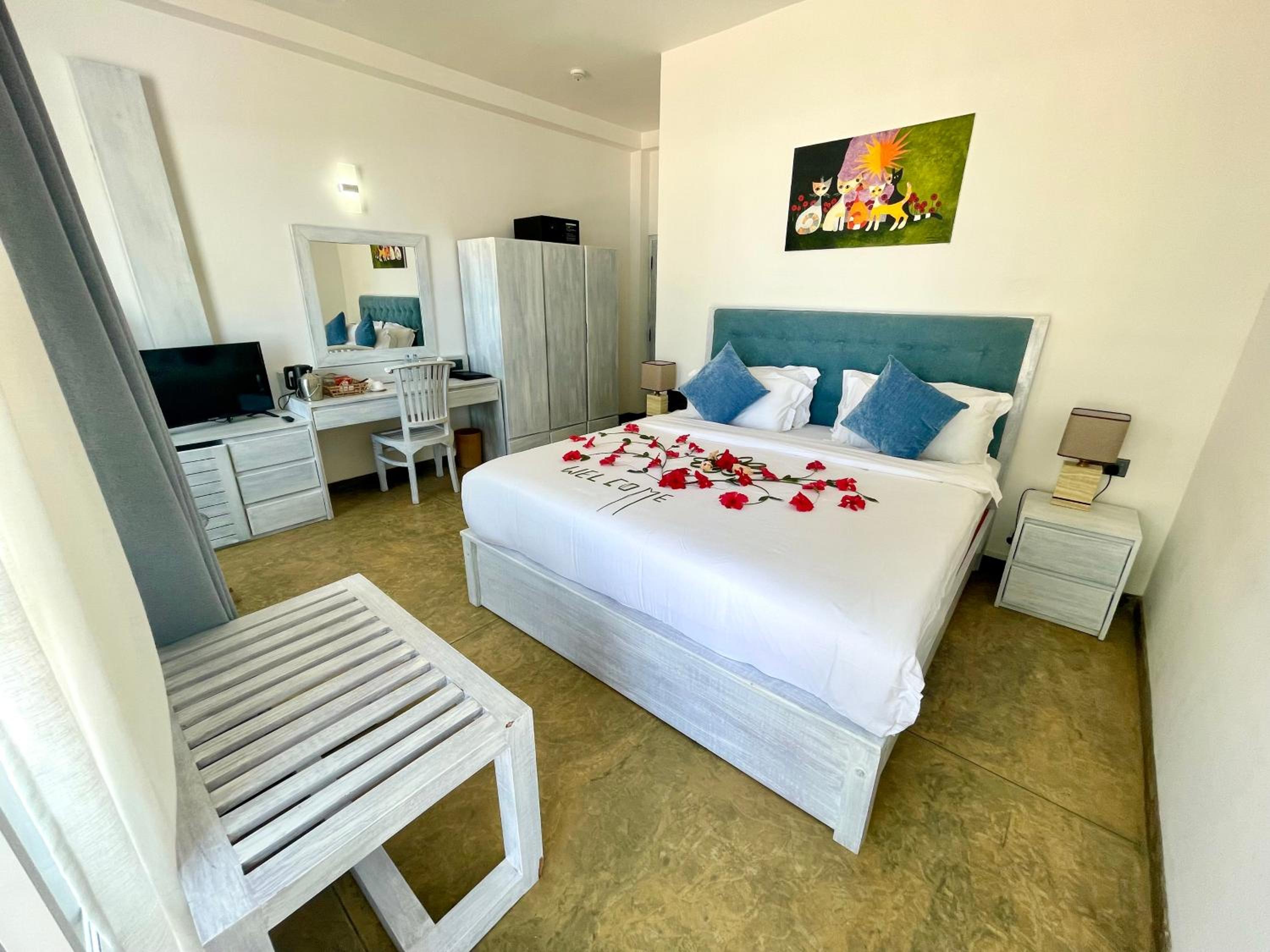 Deluxe Double Room With Balcony And Sea View - Photo 45