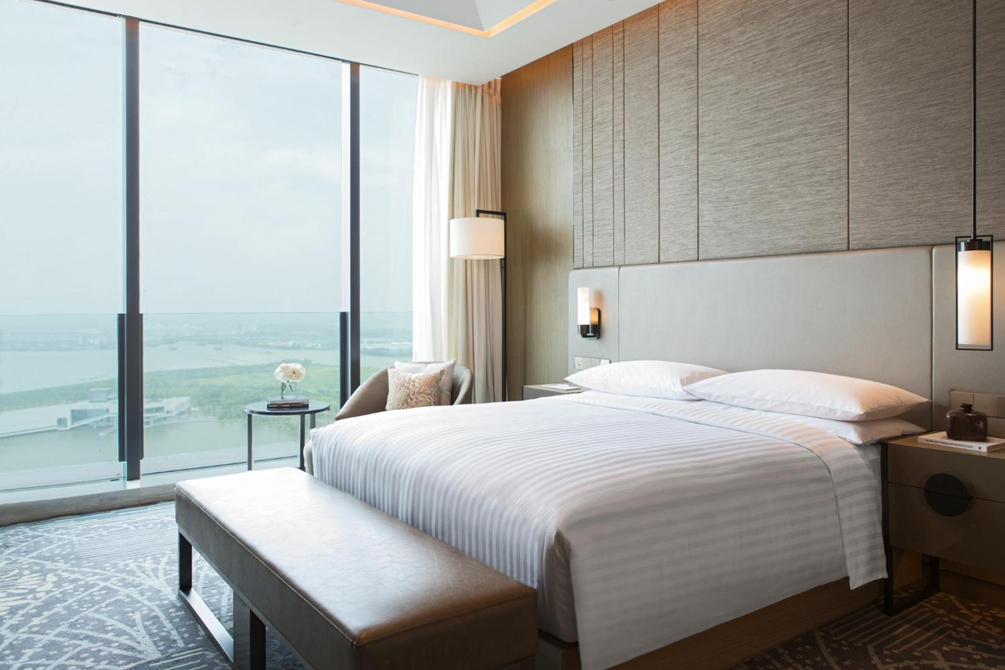 Executive Room, Executive level, Guest room, City view